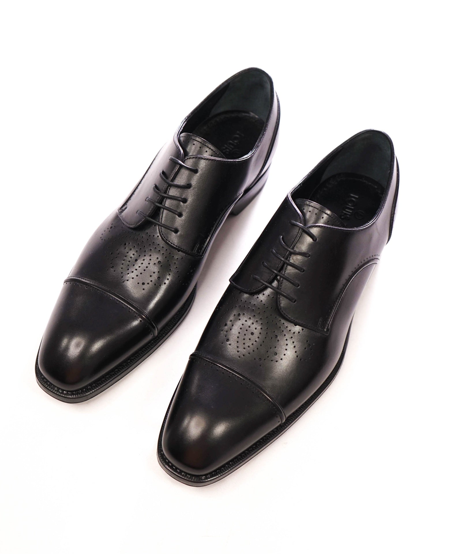 $1,600 LOUIS VUITTON - Black Leather Derbies - US 8 (LV 7)