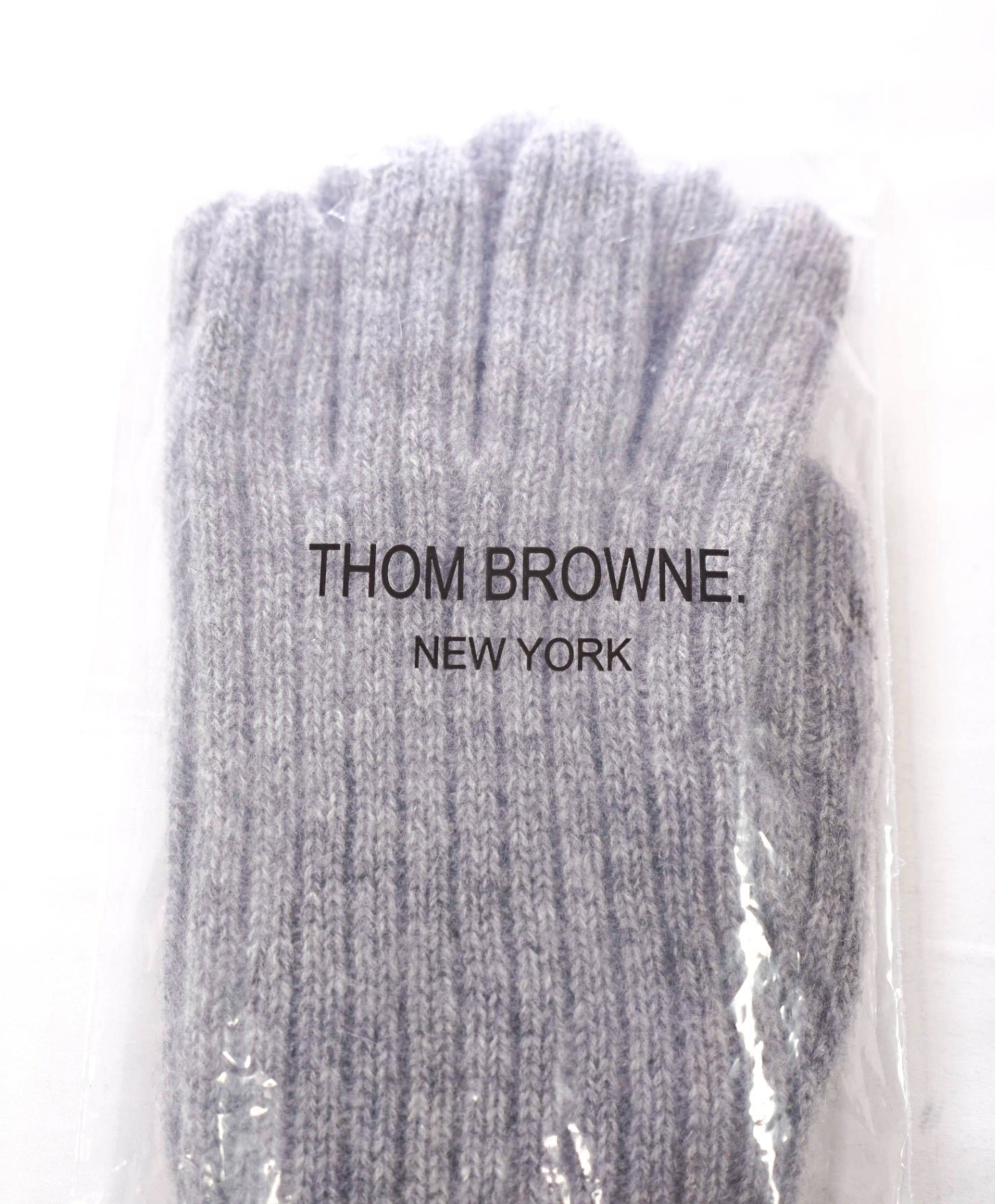 $420 THOM BROWNE - Gray Cashmere Ribbed 4-Bar Gloves - L
