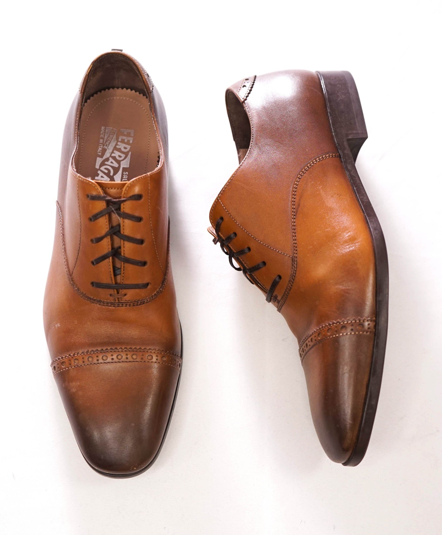 $950 FERRAGAMO - Brown Leather Oxfords - 7.5 E