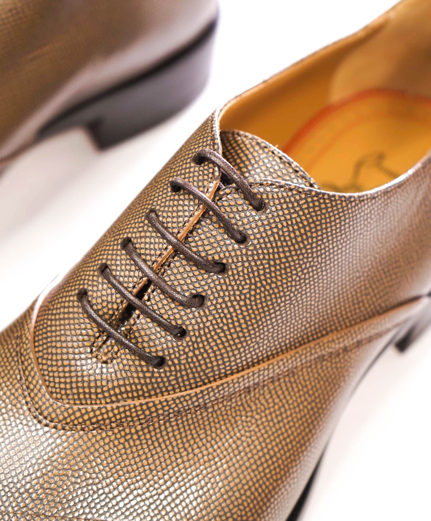 $1,145 CHRISTIAN LOUBOUTIN - BOABI Brown Pebble Leather Oxfords - US 8.5 (41.5EU)
