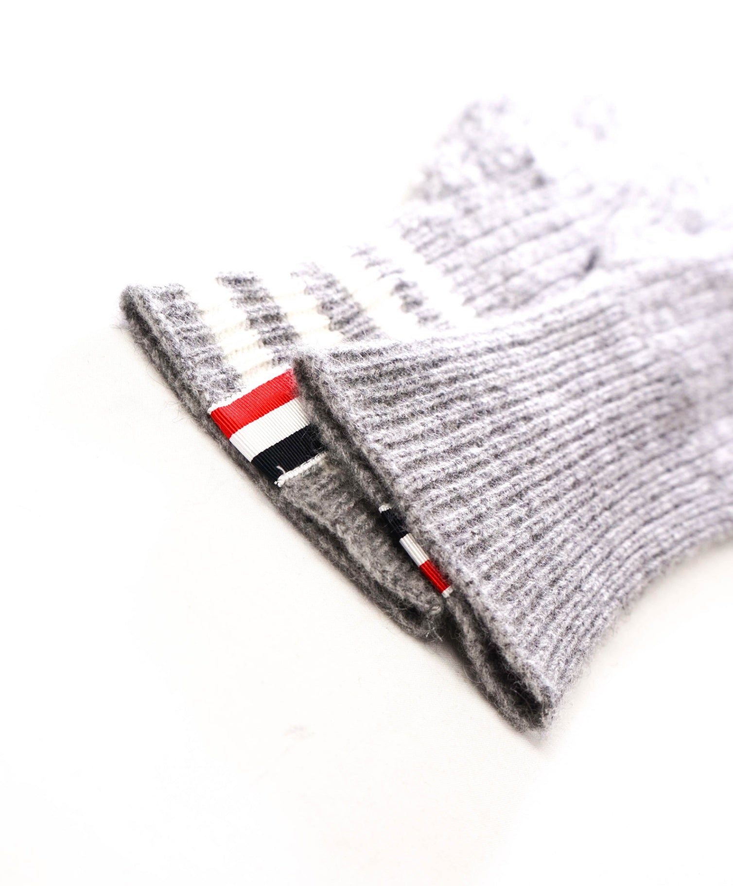 $420 THOM BROWNE - Gray Cashmere Ribbed 4-Bar Gloves - L