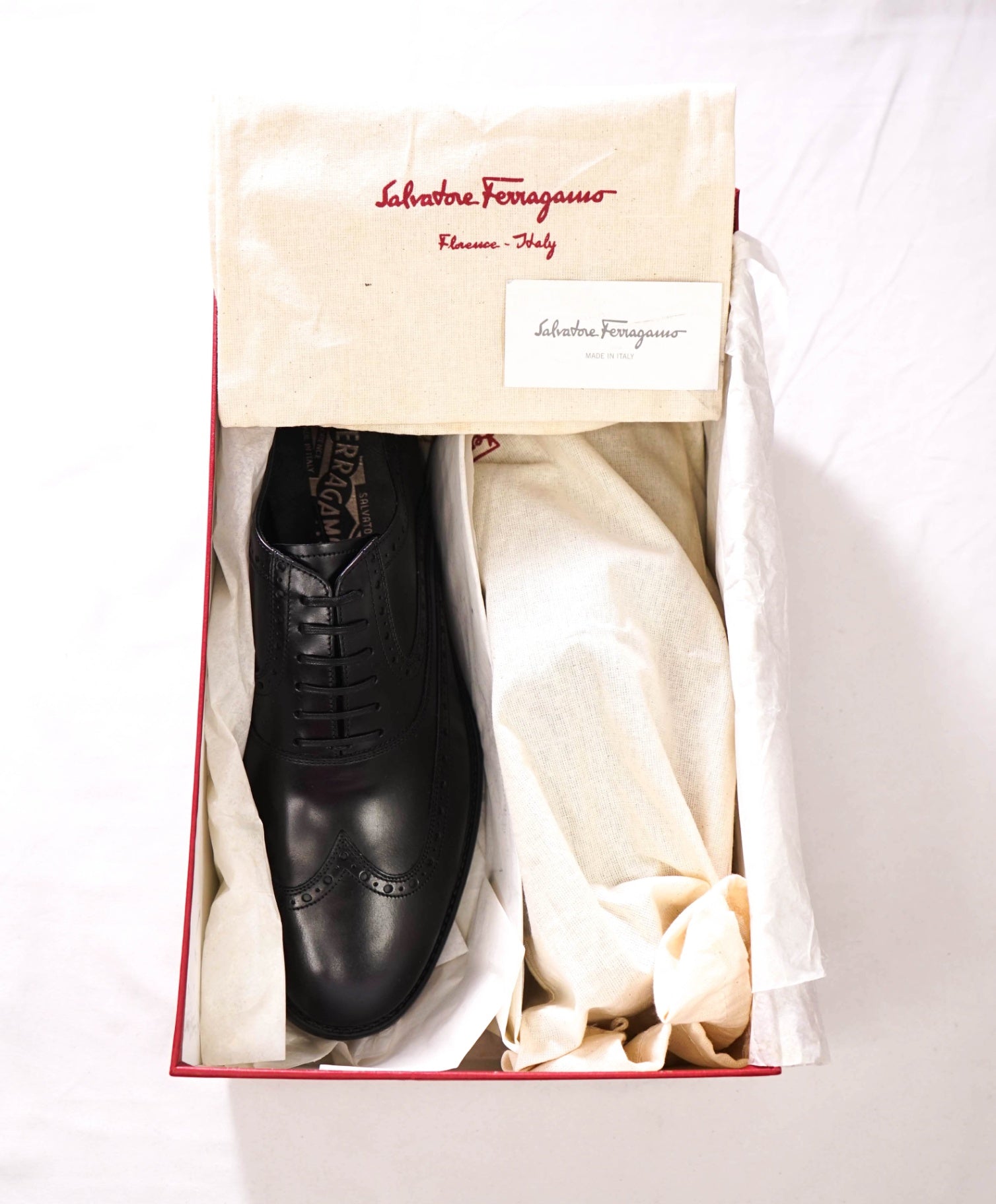 $850 FERRAGAMO - Black Leather Wingtip Oxfords - 10.5 D