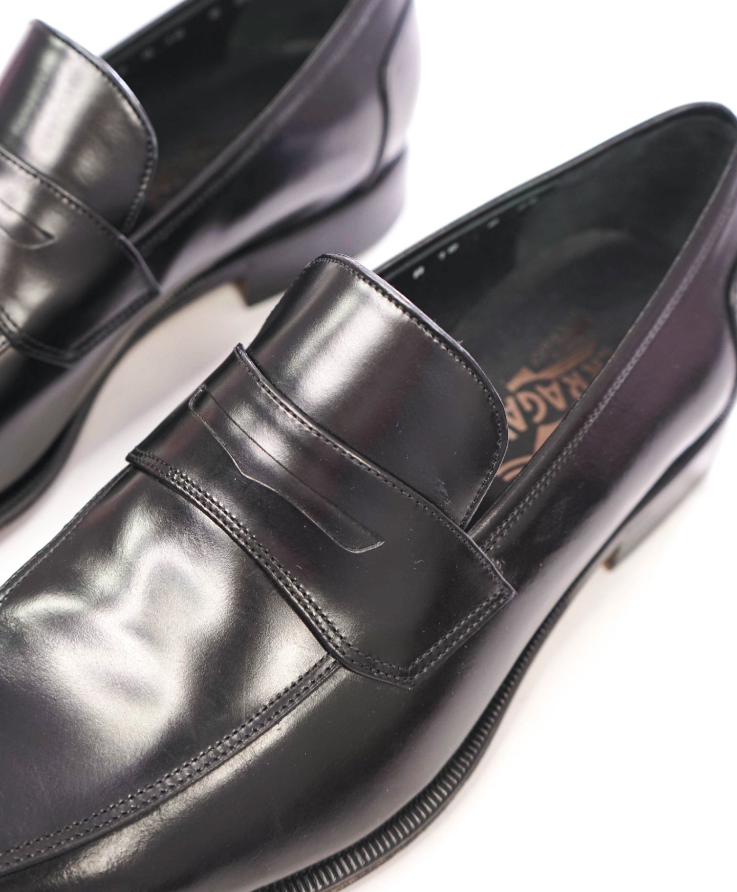$750 FERRAGAMO - "Lionel" Black Leather PennyLoafers - 8 EE