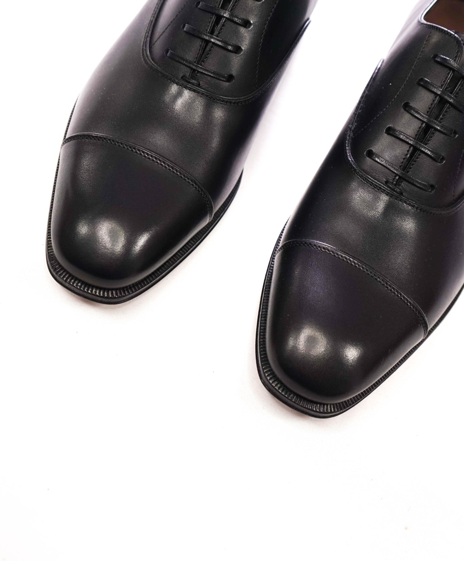 $895 FERRAGAMO - "LUCE DAVIS" Black Leather Oxfords - 8 EE