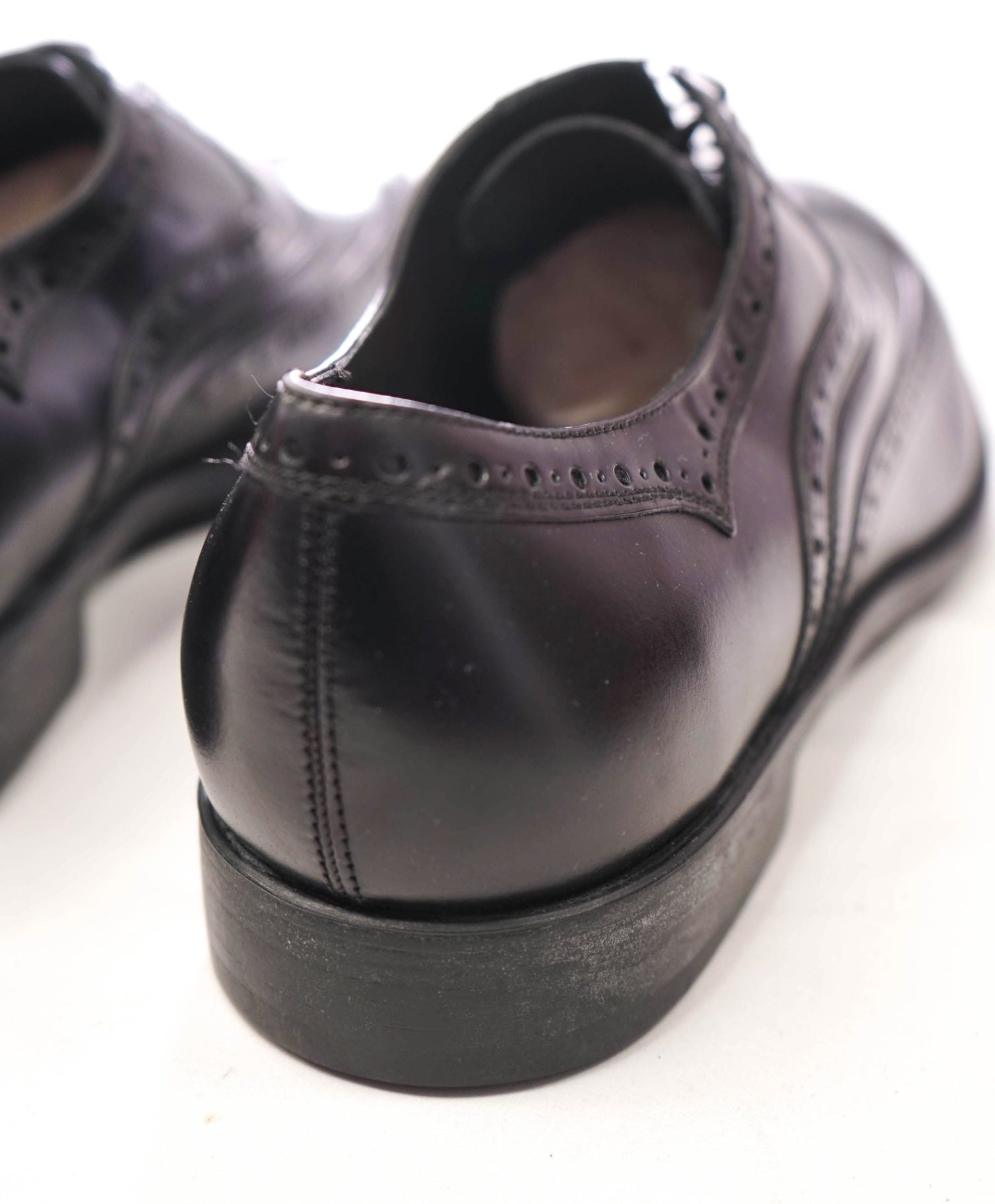 $850 FERRAGAMO - Black Leather Wingtip Oxfords - 10.5 D