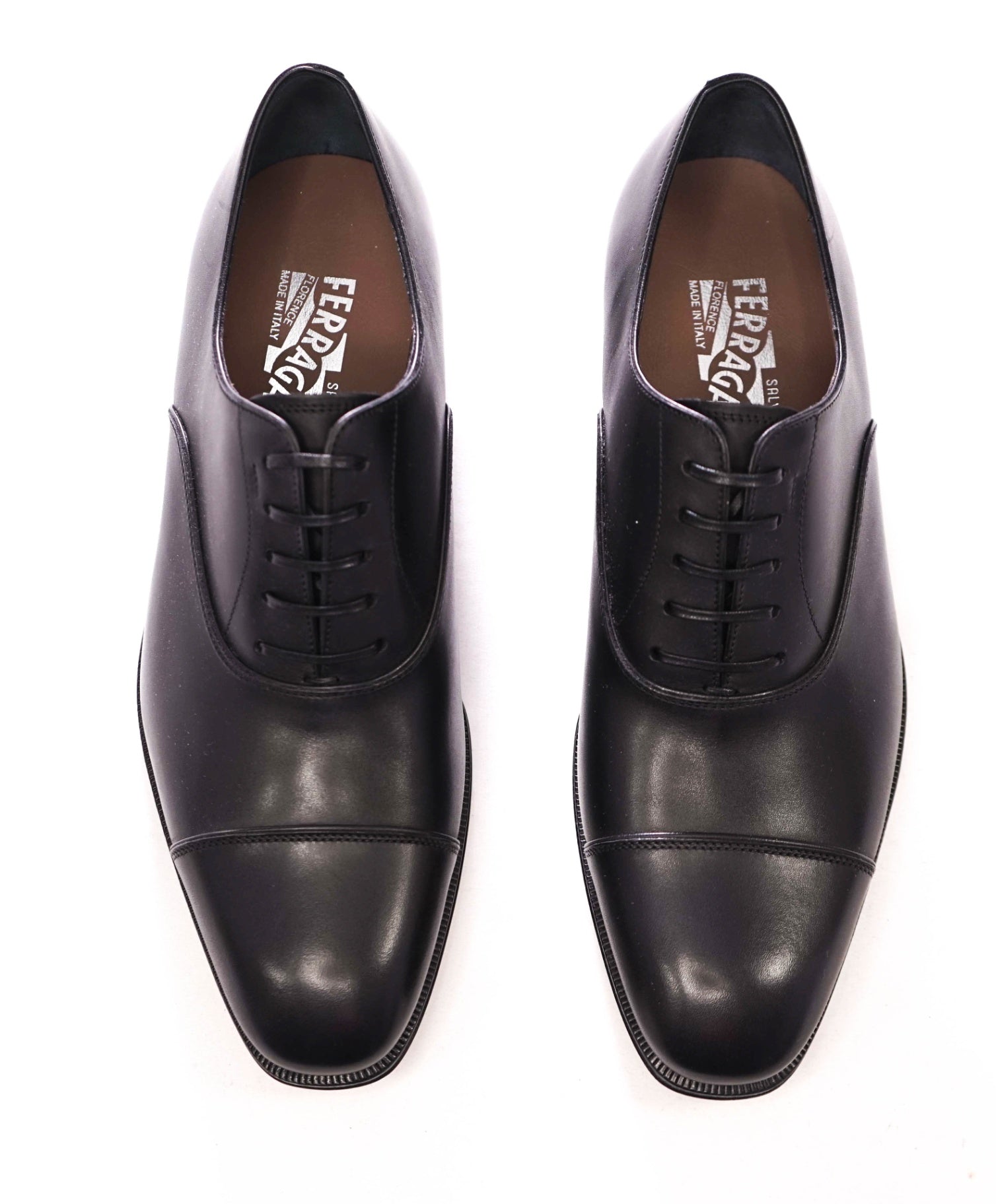 $895 FERRAGAMO - "LUCE DAVIS" Black Leather Oxfords - 8 EE