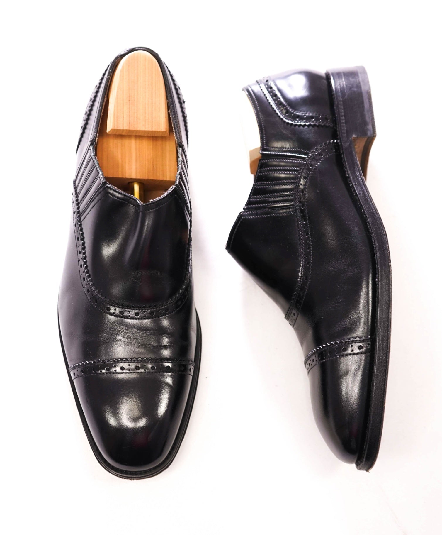 $1,295 FERRAGAMO - "TRAMEZZA" Black Leather Loafers - 10 3E