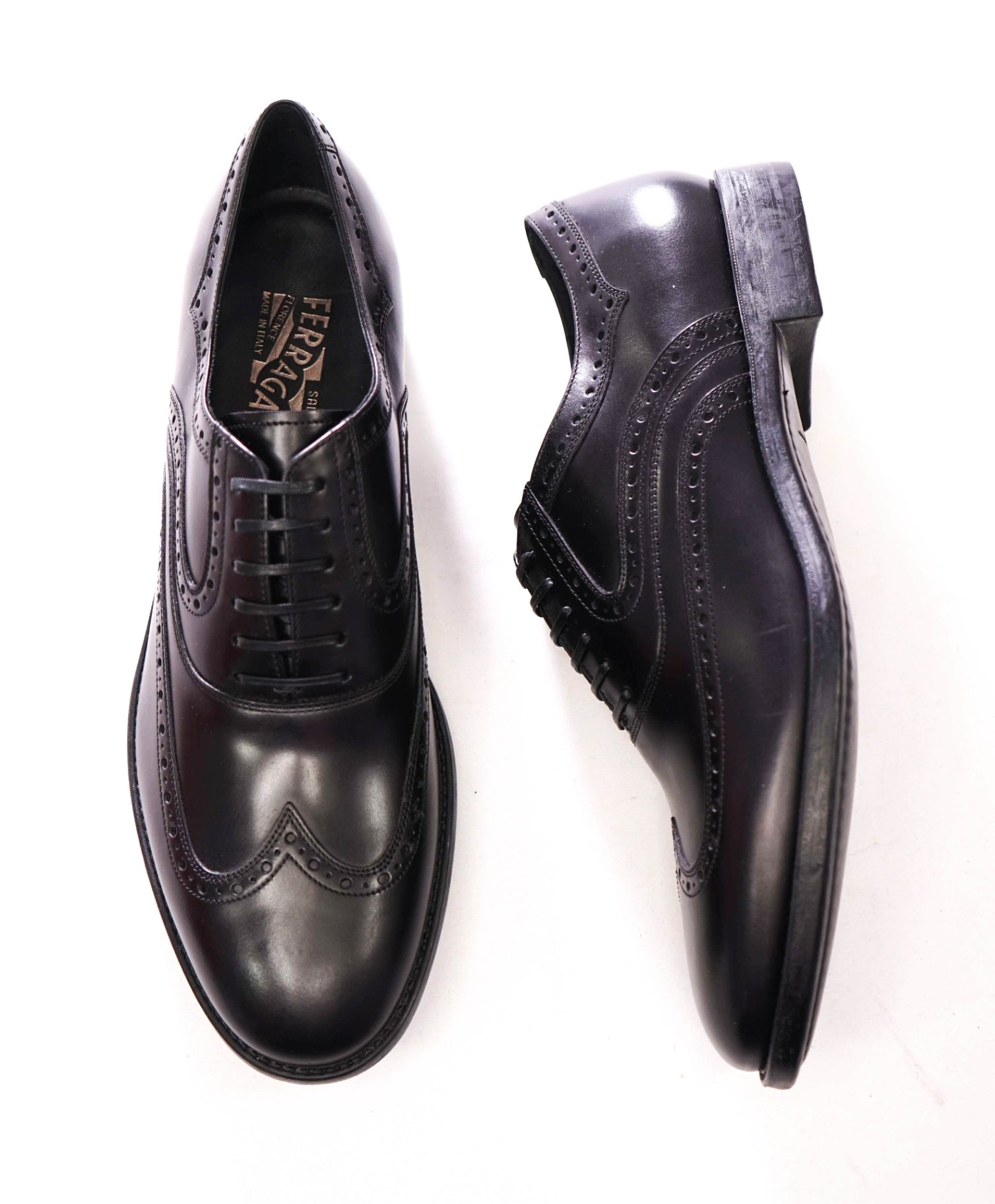 $850 FERRAGAMO - Black Leather Wingtip Oxfords - 10.5 D