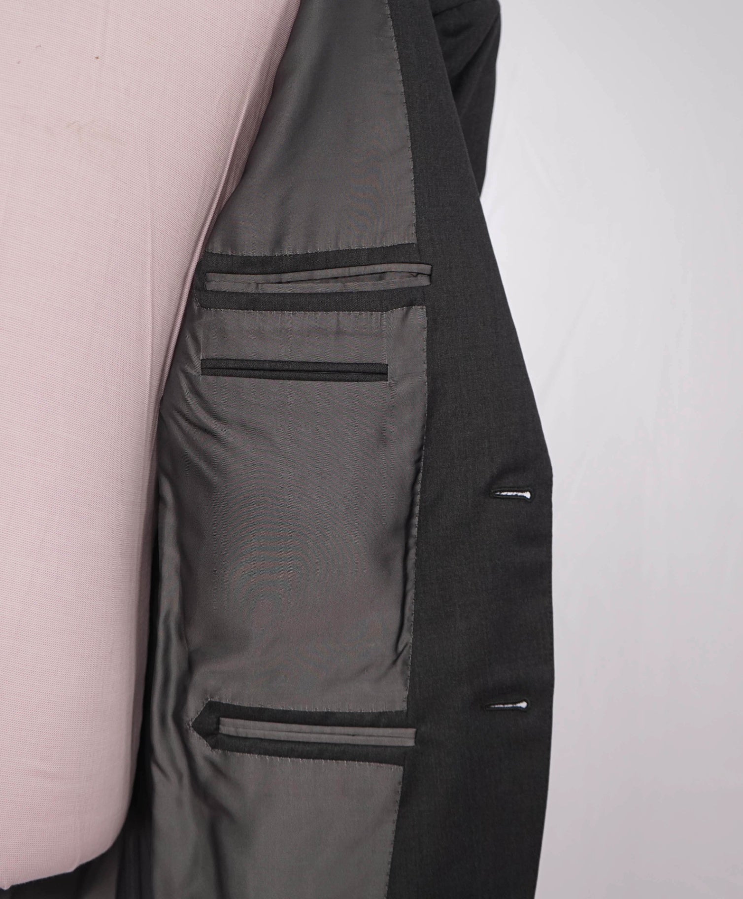 $4,590 ZEGNA - Dark Gray "MICRONSPHERE" Wool Suit - 36S