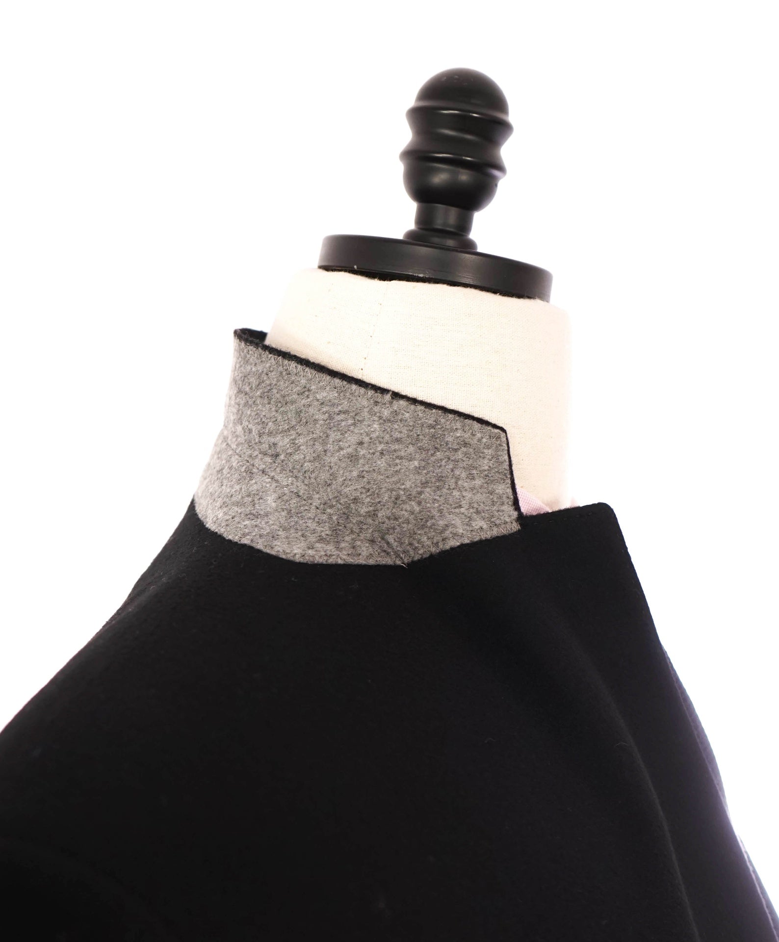 $1,195 SAKS FIFTH AVENUE - Black 100% Cashmere Slim Blazer - 44R