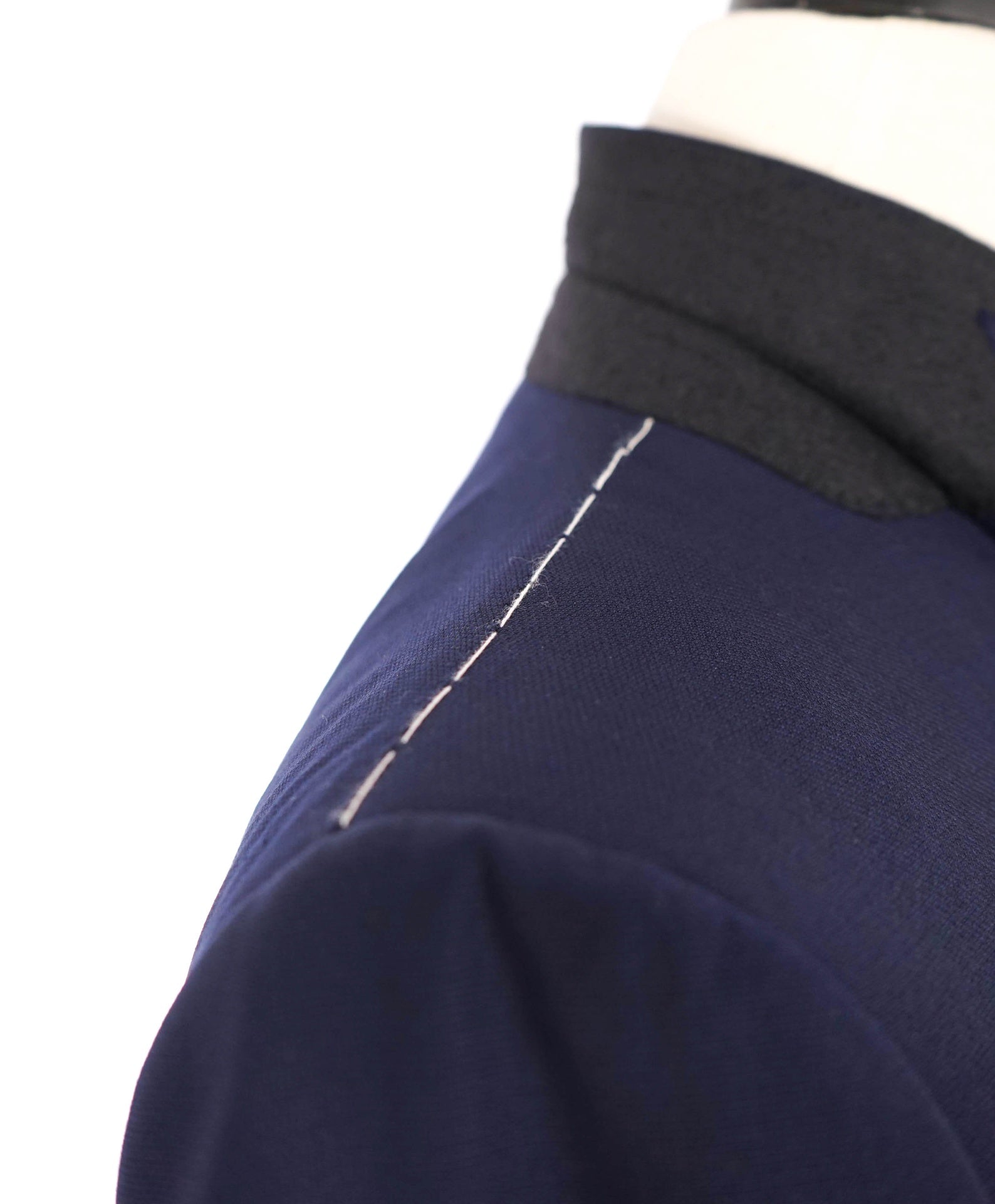 $3,590 ZEGNA - Navy Blue Wool Blazer - 42R