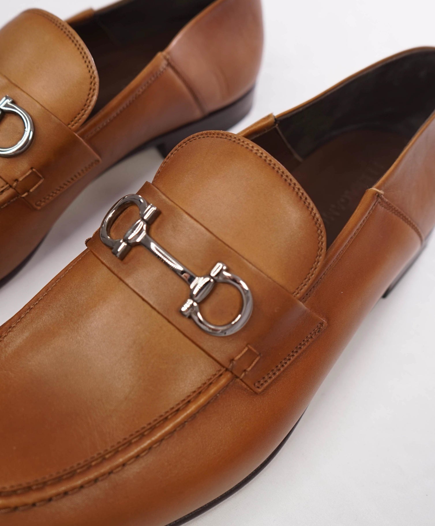 $880 FERRAGAMO - Brown Leather Loafers - 13 EE