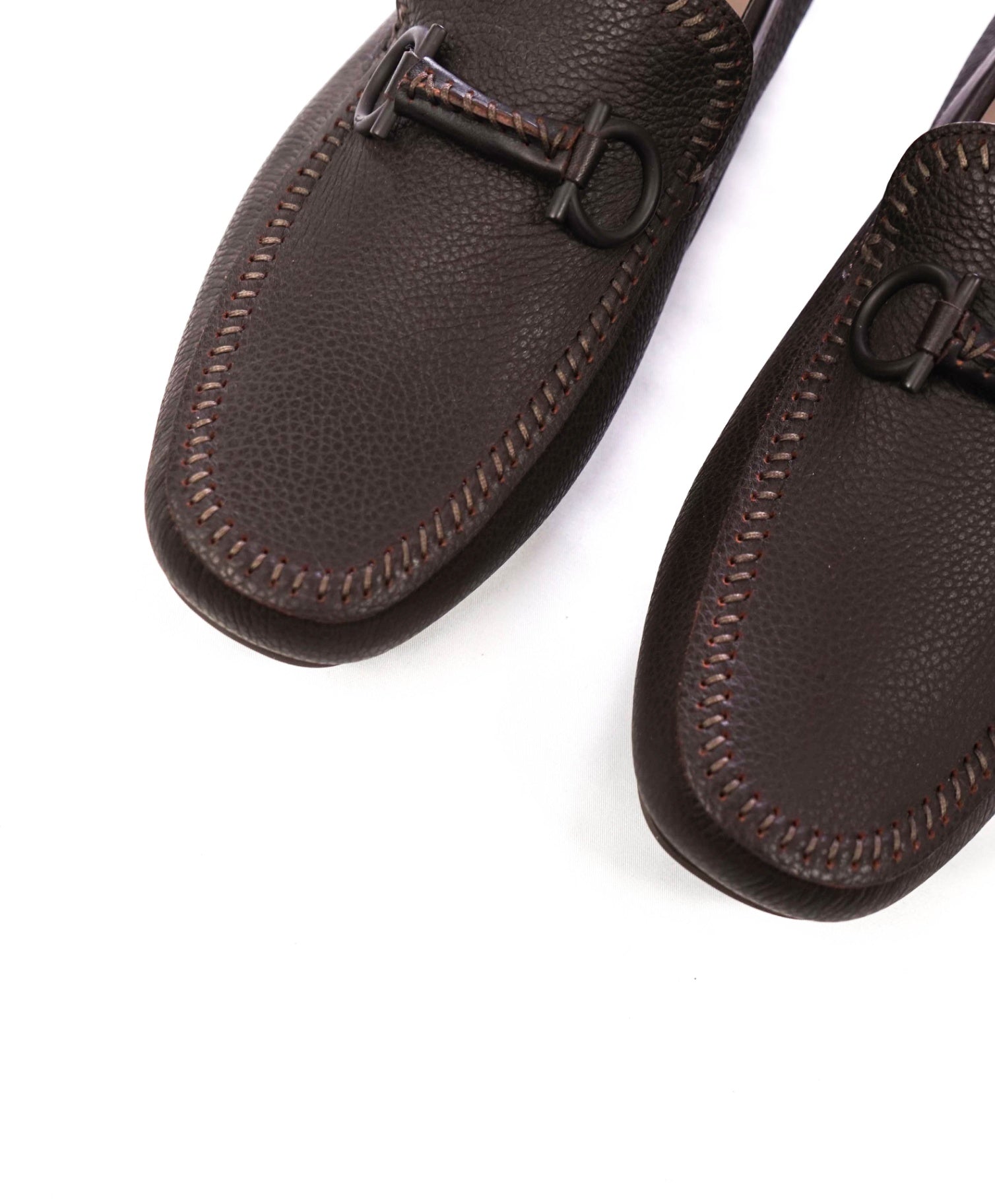 $895 FERRAGAMO - Brown Pebble Leather Driving Loafers - 7 EE