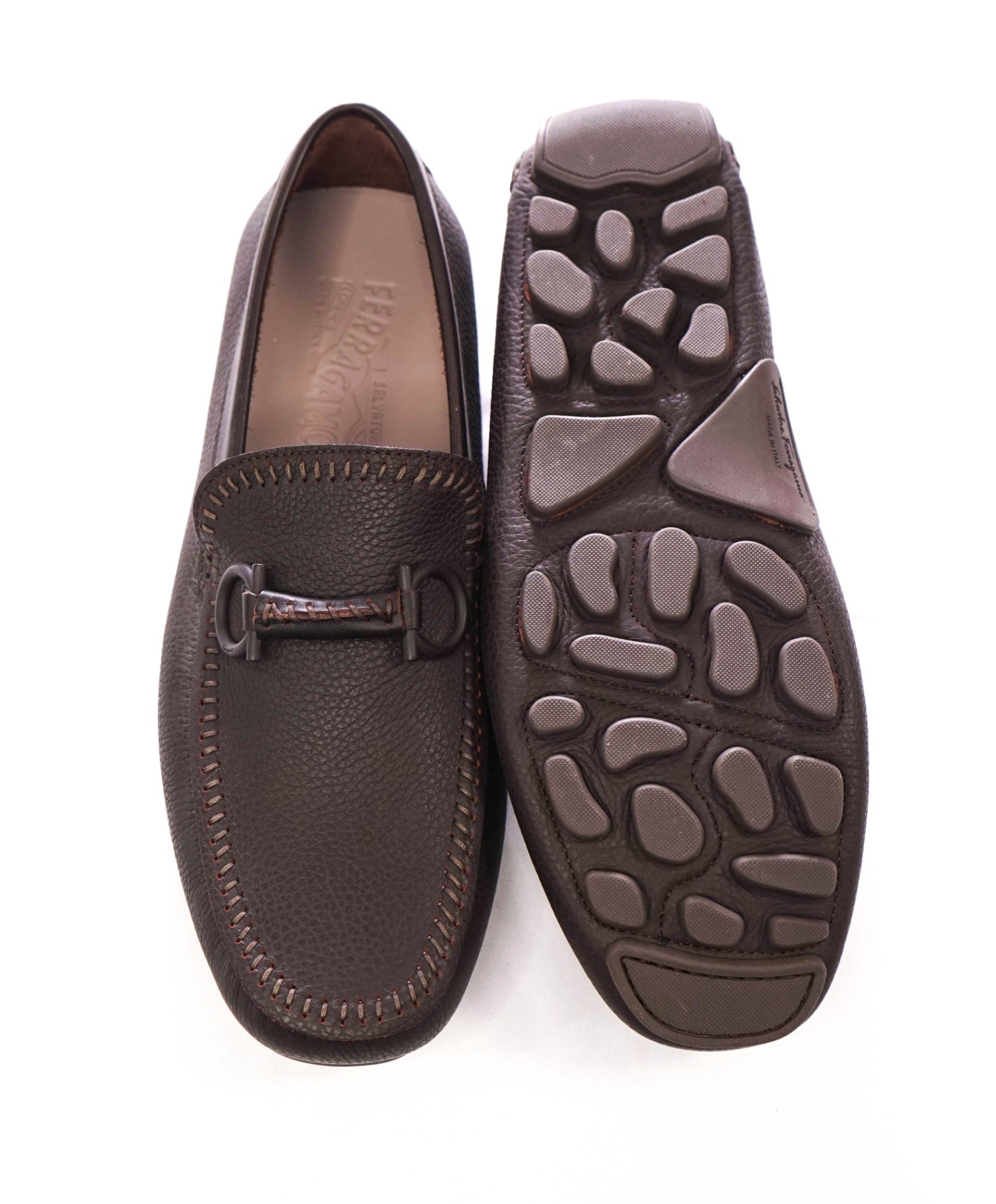 $895 FERRAGAMO - Brown Pebble Leather Driving Loafers - 7 EE