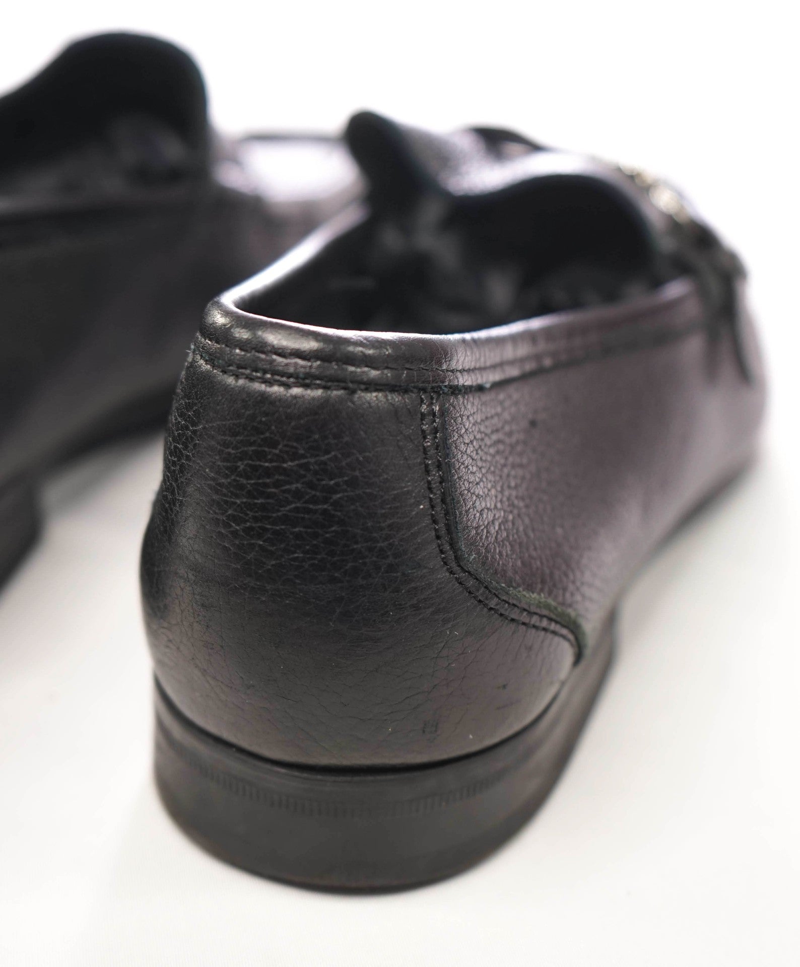 $950 FERRAGAMO - Black Pebble Leather Loafers - 8.5 3E