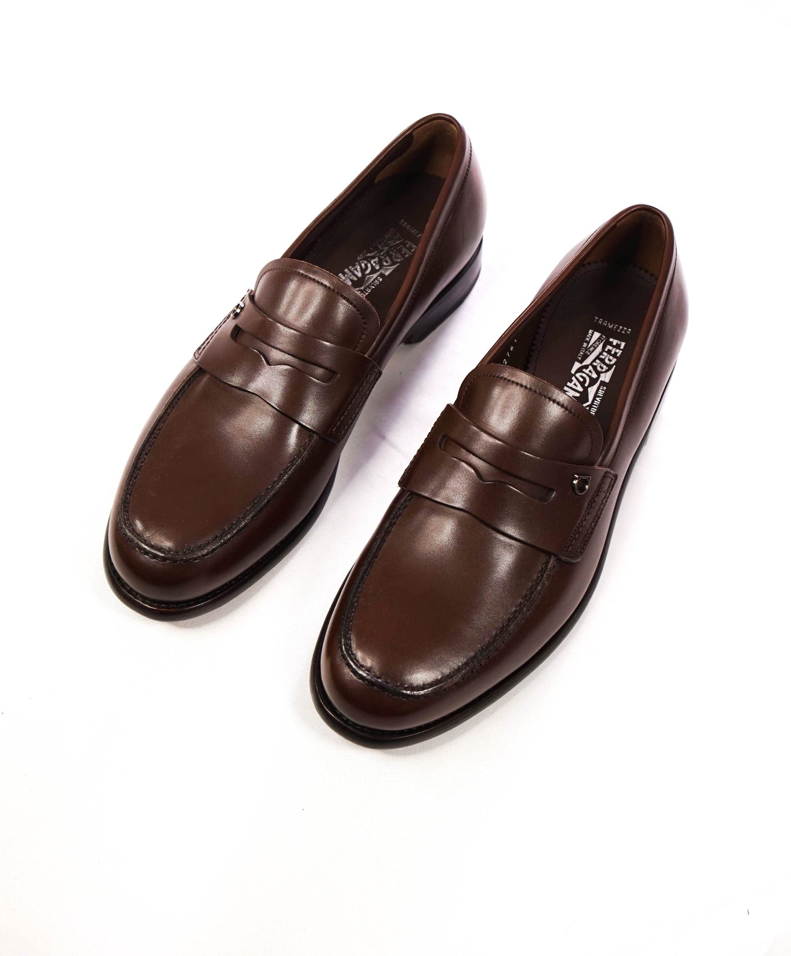 $1,050 FERRAGAMO - Brown Leather "THEODORE" Penny Loafers - 8 EE