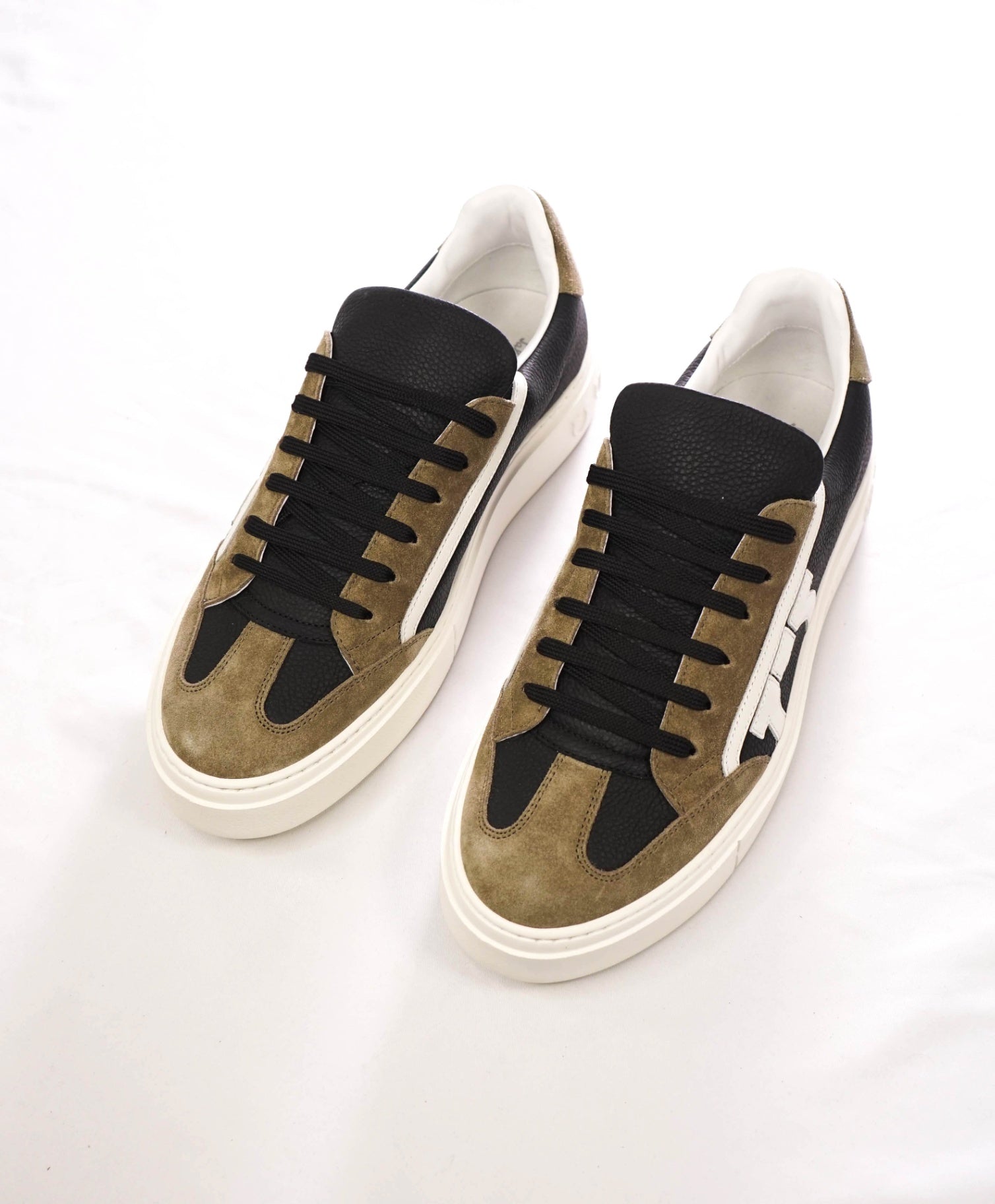 $795 FERRAGAMO - Black/Brown Leather/Suede "BORG 17" Sneakers - 9 M