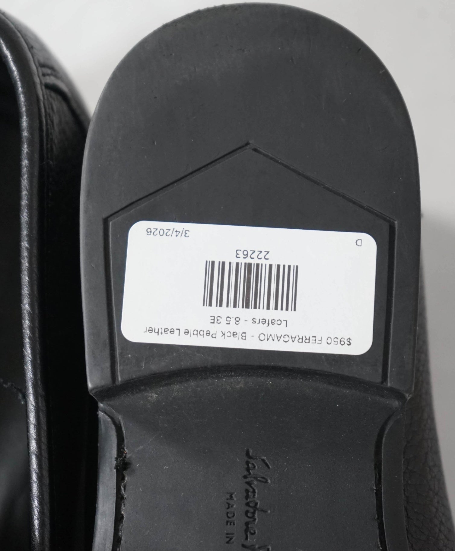 $950 FERRAGAMO - Black Pebble Leather Loafers - 8.5 3E