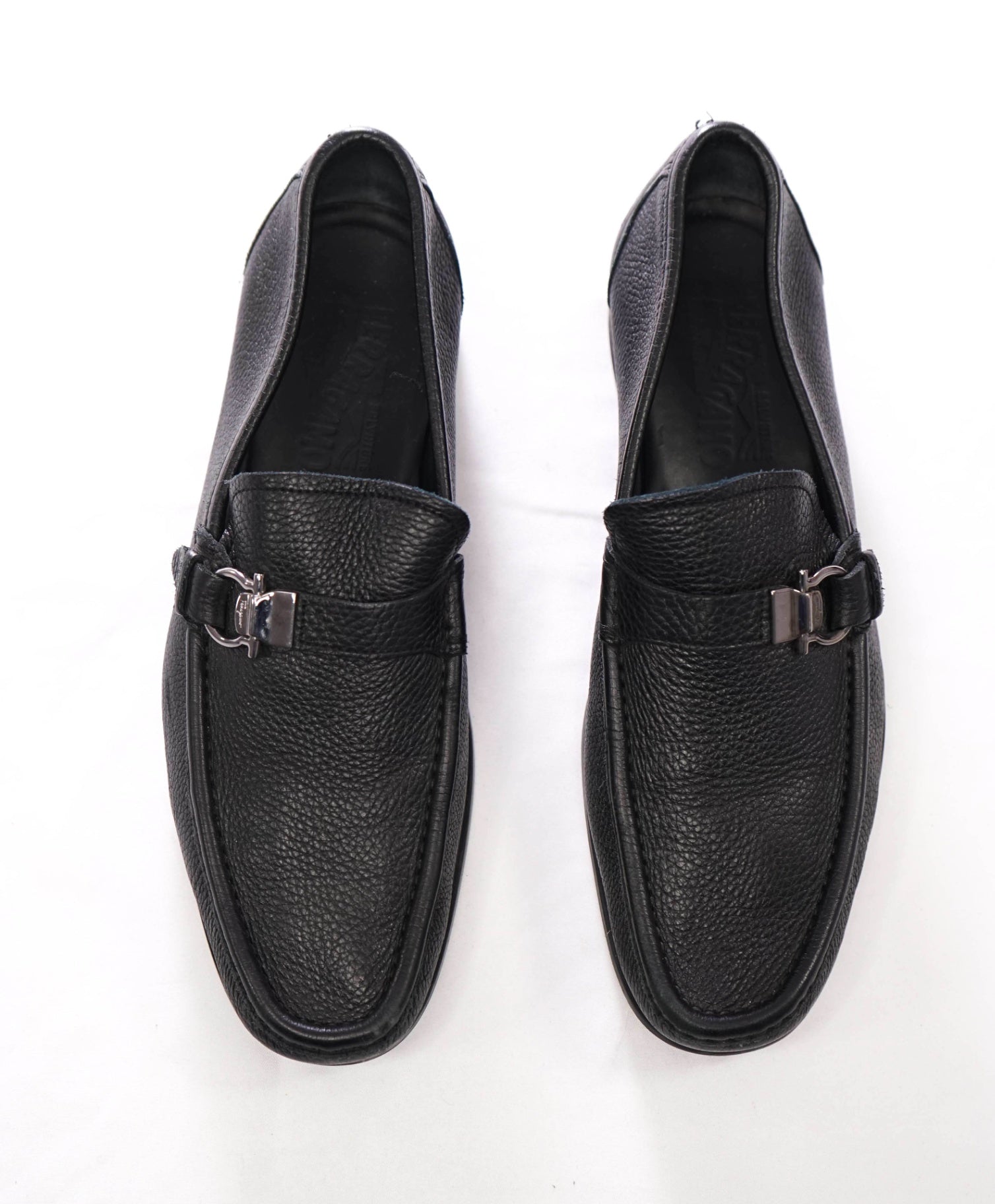 $950 FERRAGAMO - Black Pebble Leather Loafers - 8.5 3E
