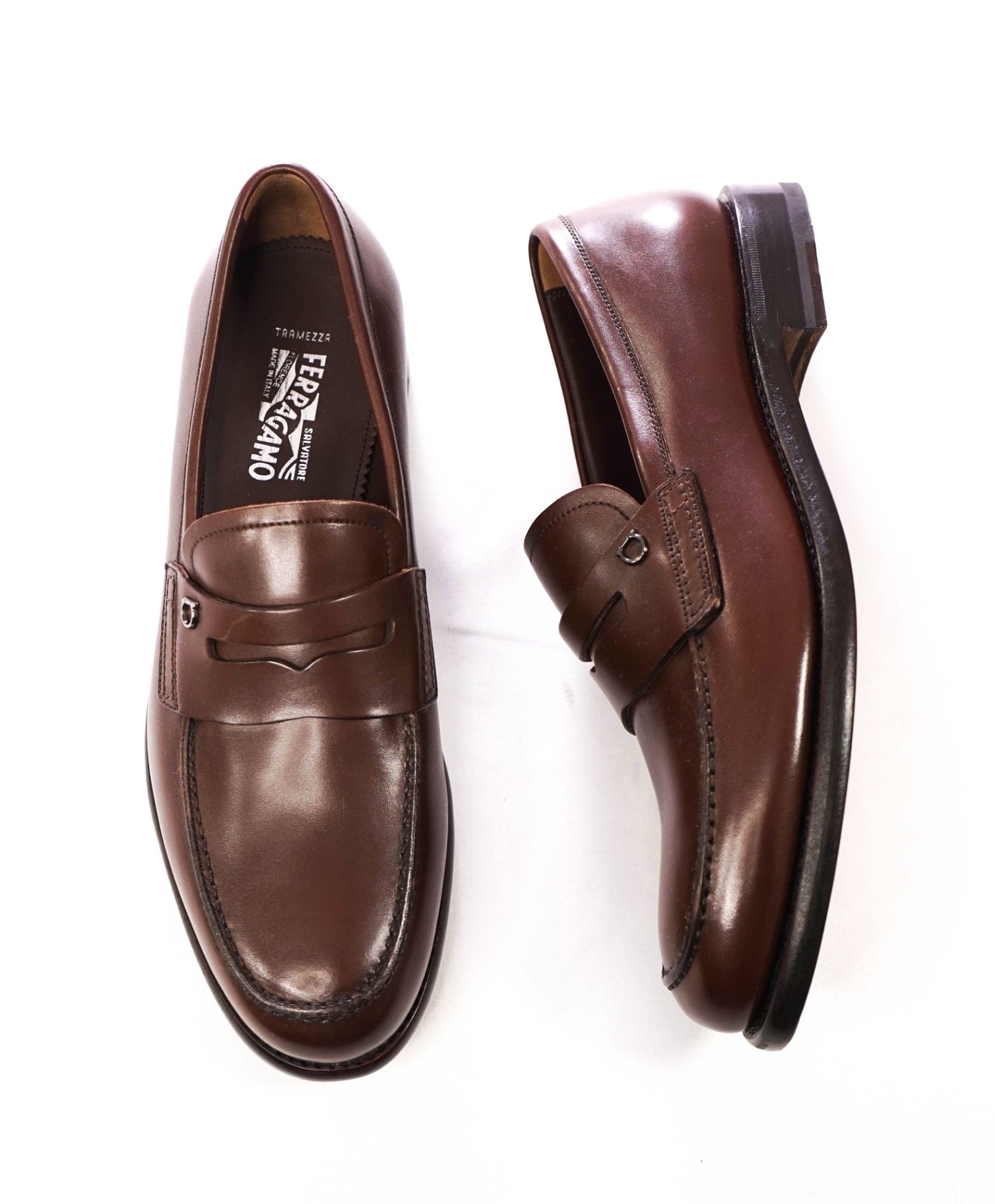 $1,050 FERRAGAMO - Brown Leather "THEODORE" Penny Loafers - 8 EE
