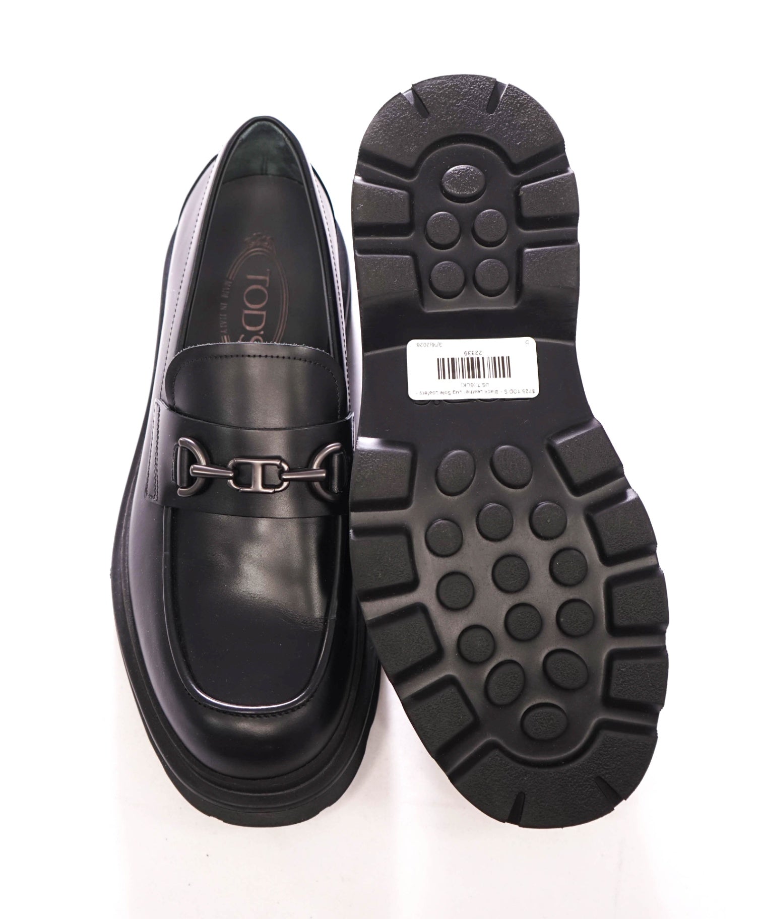 $725 TOD'S - Black Leather Lug Sole Loafers - US 7 (6UK)