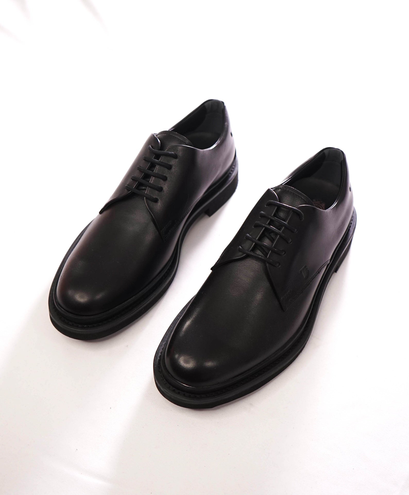 $750 TOD'S - Black Leather Lug Sole Derby - US 7.5 (UK6.5)