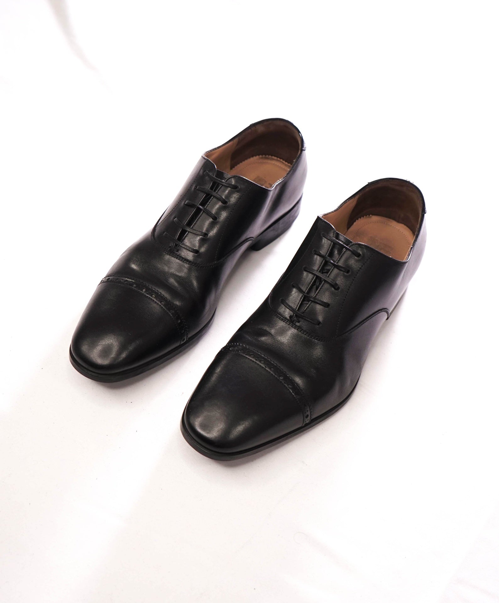 $950 FERRAGAMO - Black Leather Oxfords - 11 E