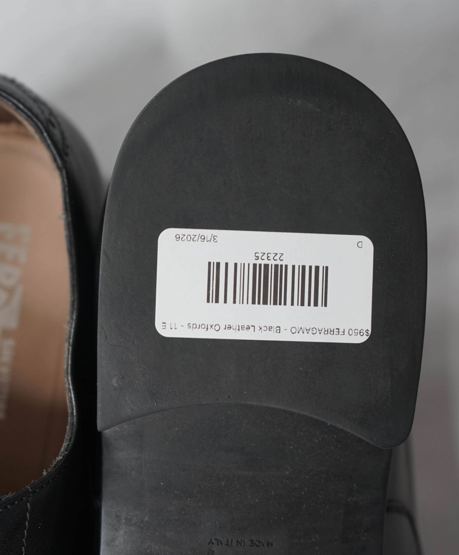 $950 FERRAGAMO - Black Leather Oxfords - 11 E
