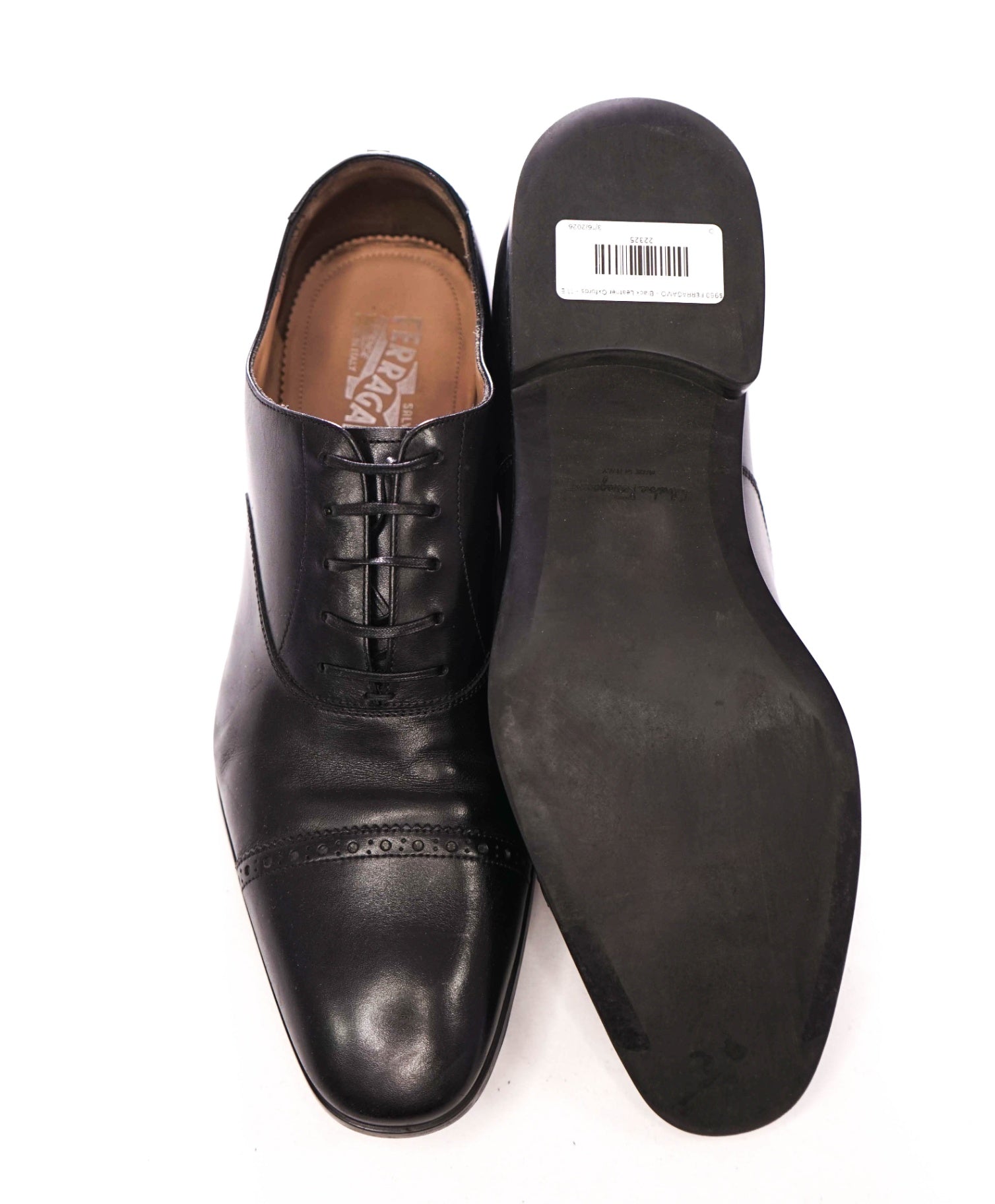 $950 FERRAGAMO - Black Leather Oxfords - 11 E