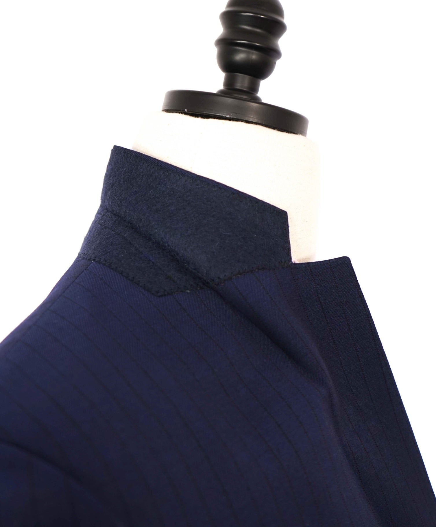 $1,995 ARMANI COLLEZIONI - Navy Blue Stripe Wool "G LINE" Suit - 38S