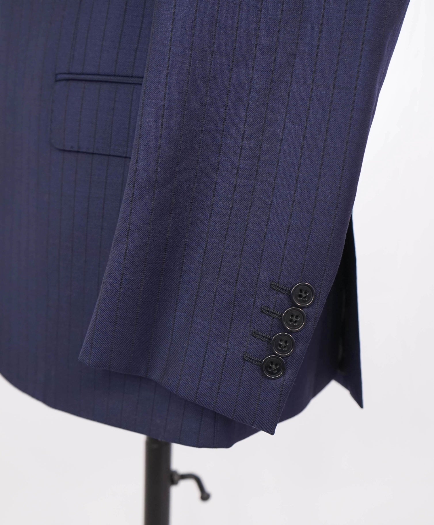 $1,995 ARMANI COLLEZIONI - Navy Blue Stripe Wool "G LINE" Suit - 38S
