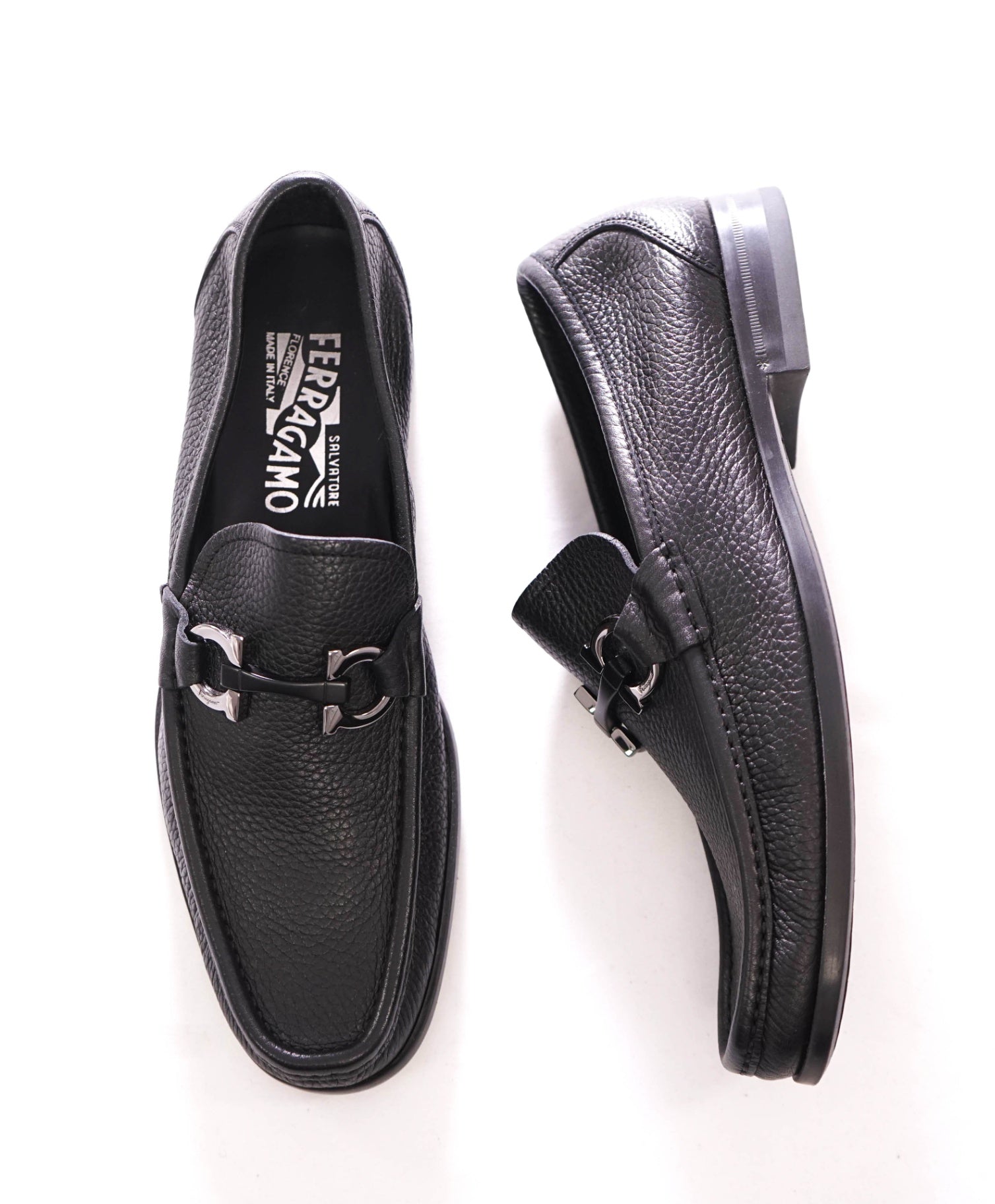 $850 FERRAGAMO - *GRANDIOSO* Black Pebble Leather Loafers - 7 D