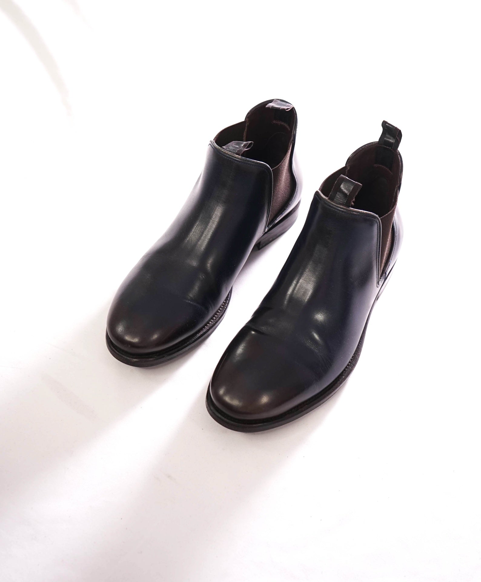 $950 FERRAGAMO - Navy Blue/Brown Ombre Ankle Boots - 7 EE