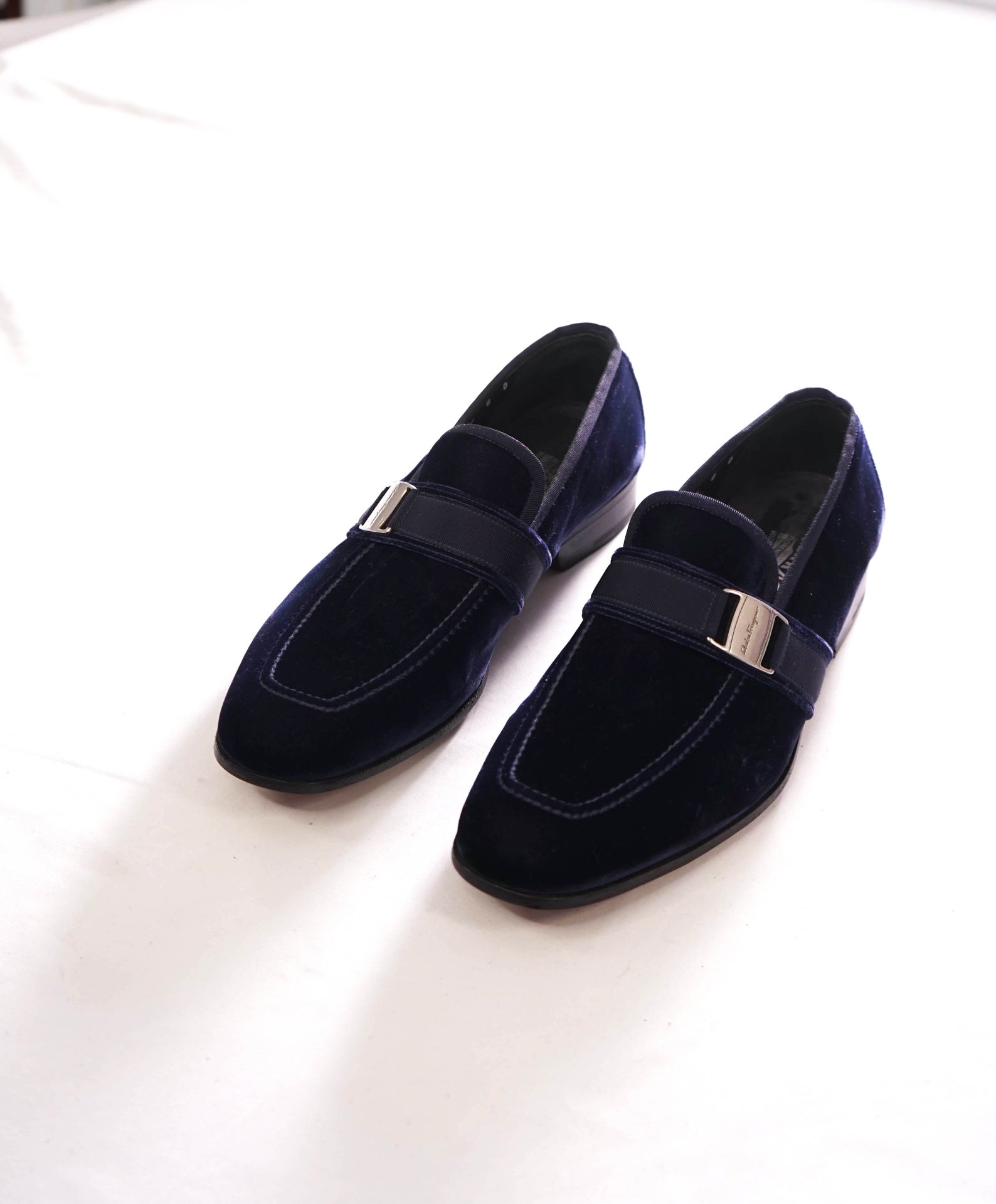 $950 FERRAGAMO - Velvet "DANNY 2" Loafers Navy Sardegna - 8 D