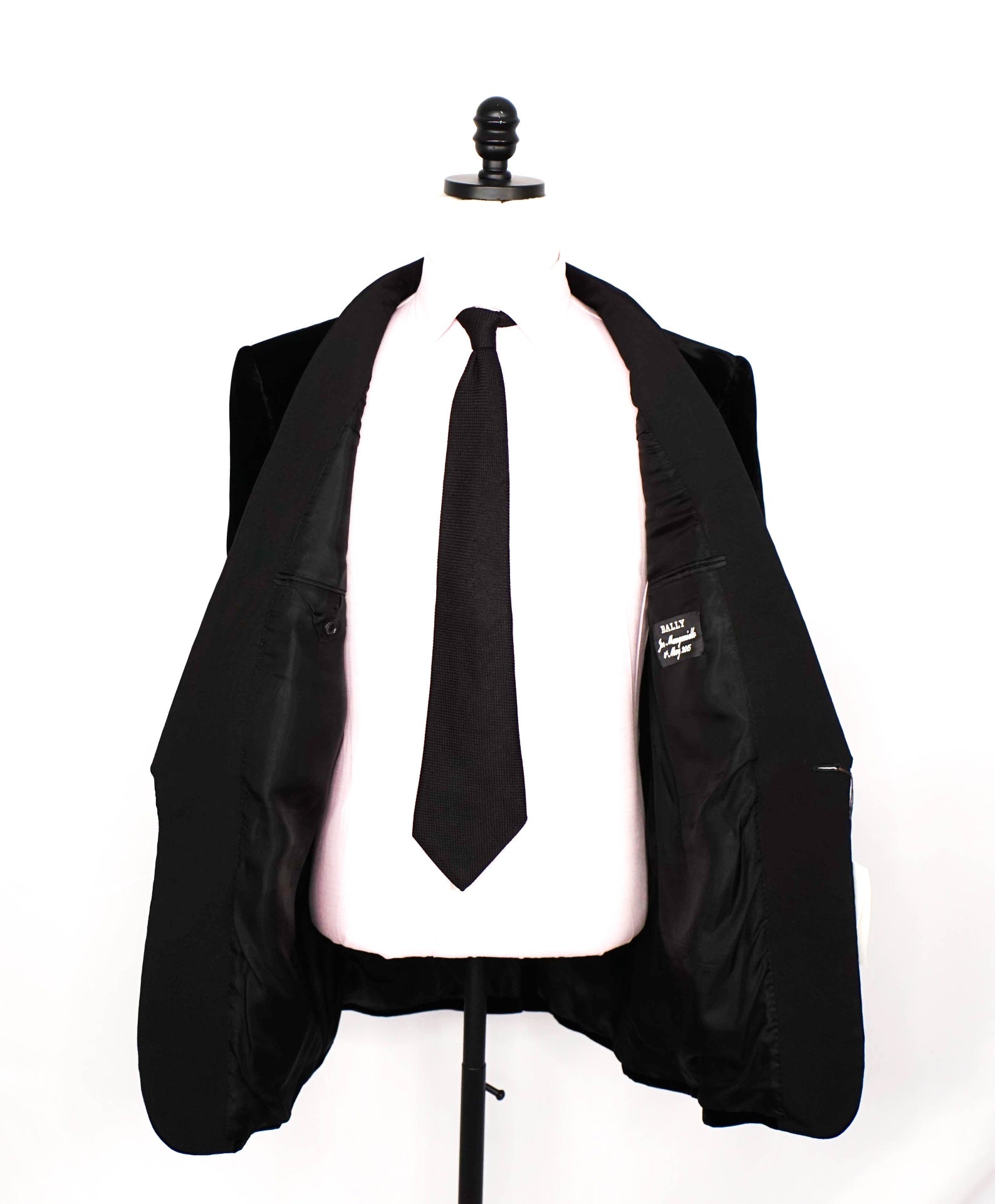 $2,195 BALLY - "Custom 1/1 JOE MANGANIELLO Velvet Blazer - 46L
