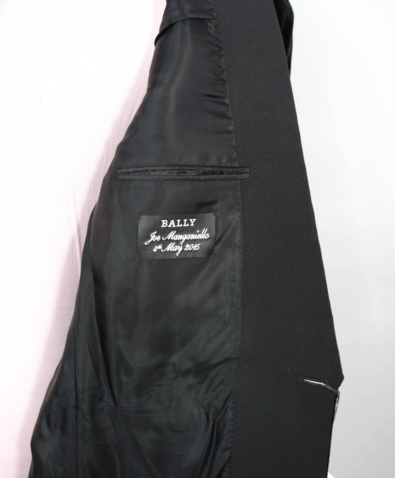 $2,195 BALLY - "Custom 1/1 JOE MANGANIELLO Velvet Blazer - 46L