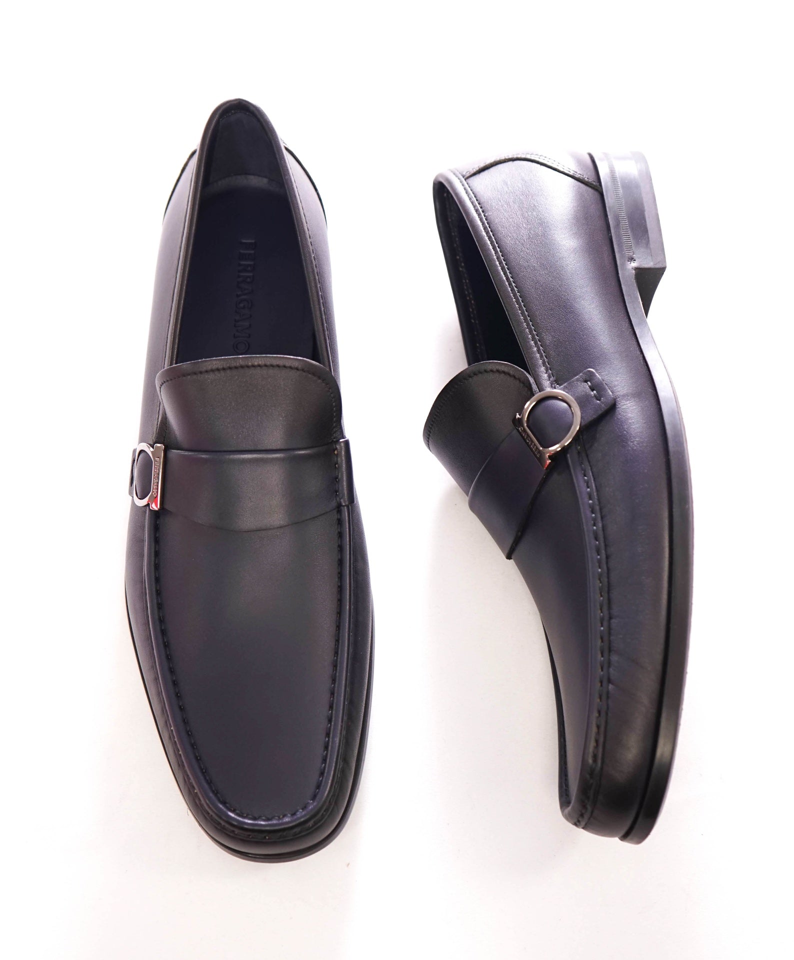 $850 FERRAGAMO - Midnight Blue Leather "DUOMO" Loafers - 9 E