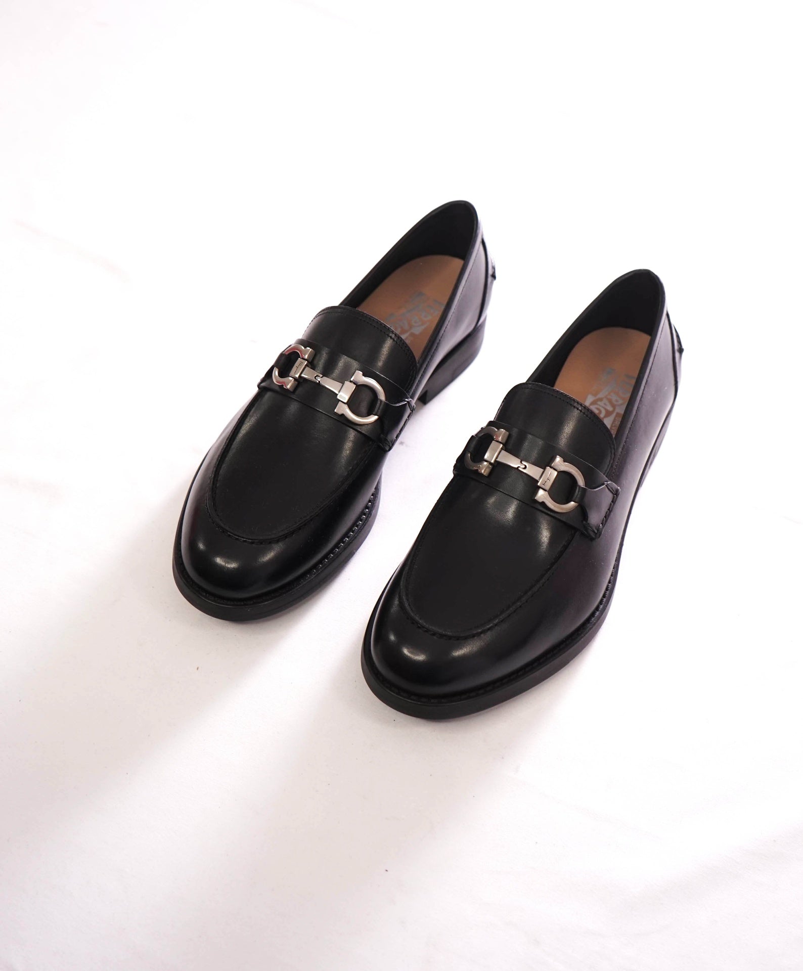 $995 FERRAGAMO - Black Leather "ARLIN" Loafers - 8.5 EE