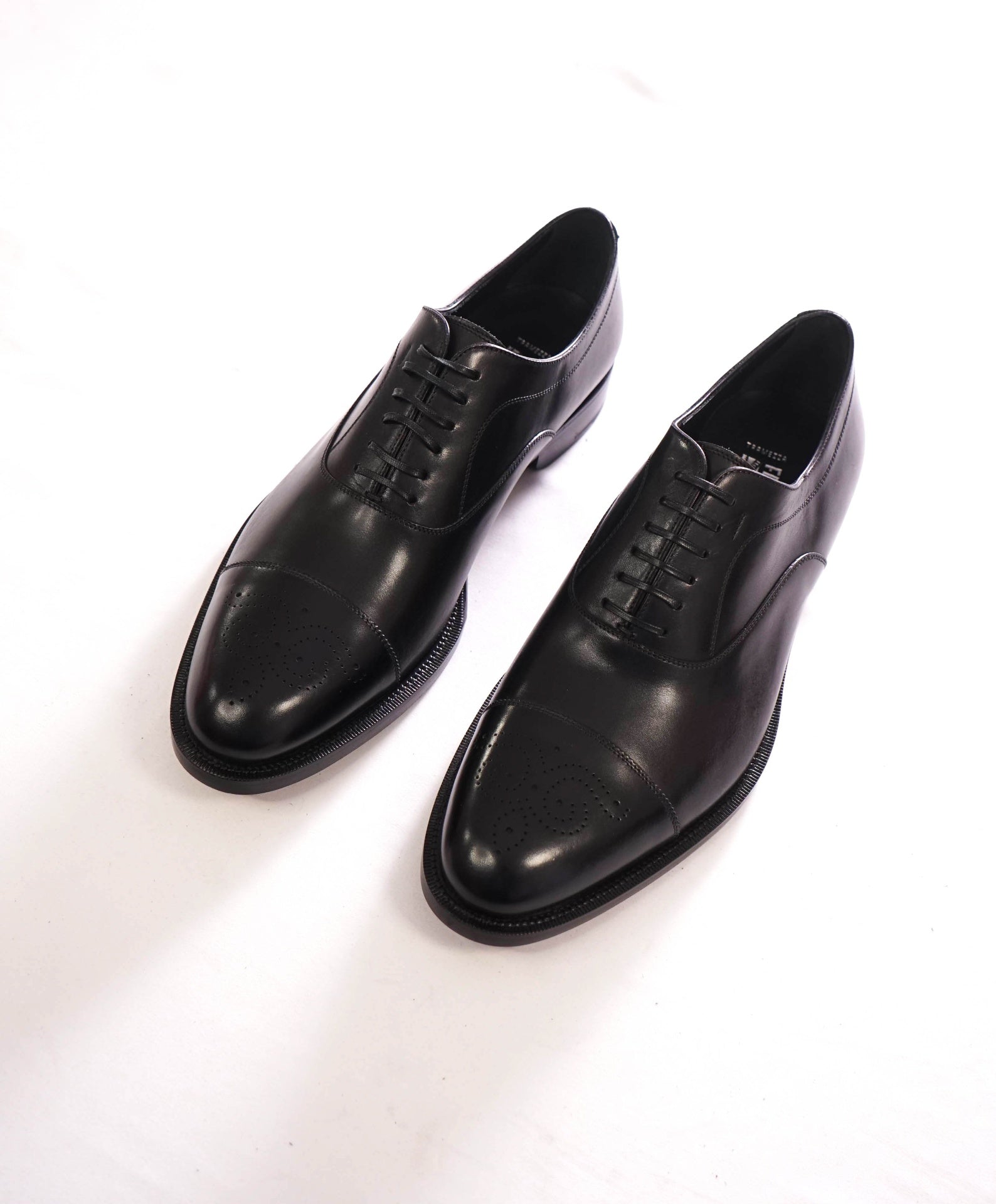 $1,090 FERRAGAMO - Black Leather "GOYA" Cap Toe Oxfords - 11 EE