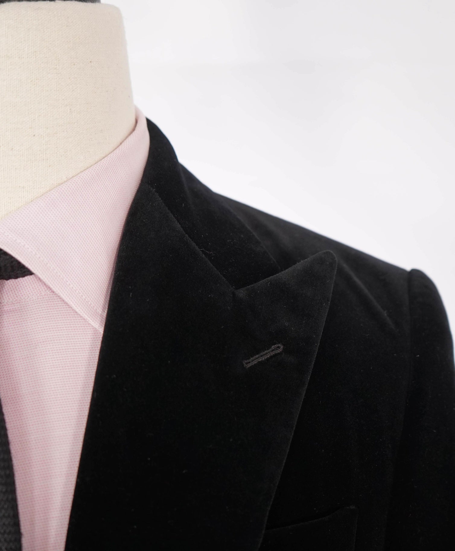 $2,695 RALPH LAUREN PURPLE LABEL - Black Velvet Smoking Jacket - 38R