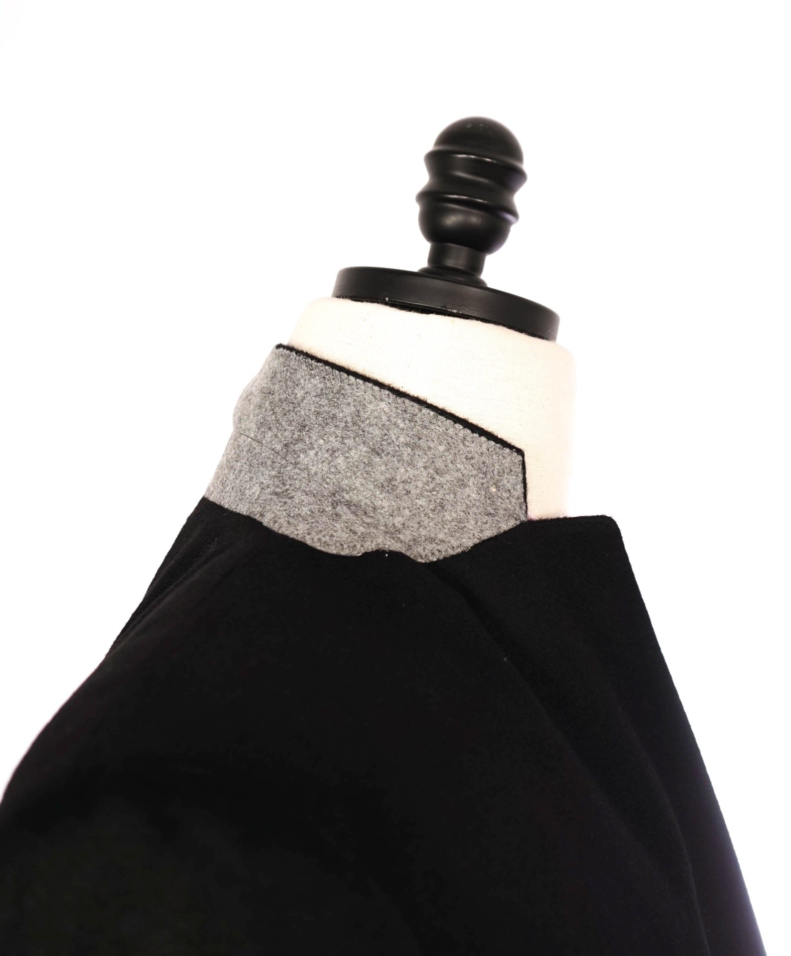 $1,295 SAKS FIFTH AVENUE - Solid Black Pure Cashmere Blazer - 42R