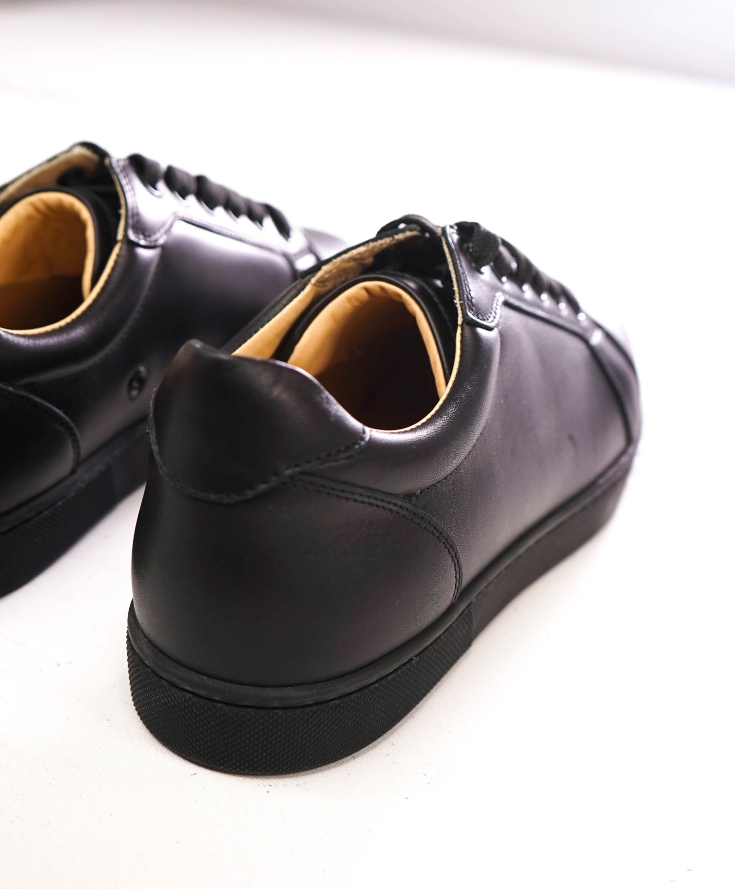 $945 LOUBOUTIN - Black Leather "VIERIA" Sneakers - US 9 (42EU)