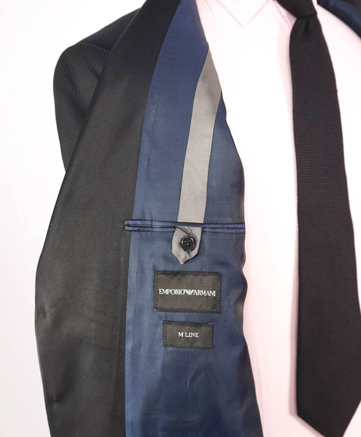$1,995 EMPORIO ARMANI - Navy Jacquard Wool Peak Lapel Tuxedo - 46R