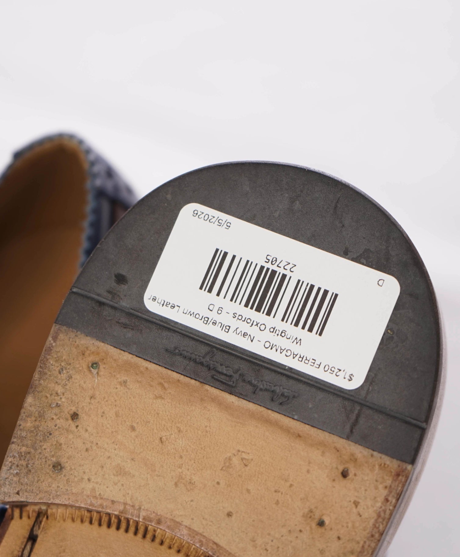 $1,250 FERRAGAMO - Navy Blue/Brown Leather Wingtip Oxfords - 9 D