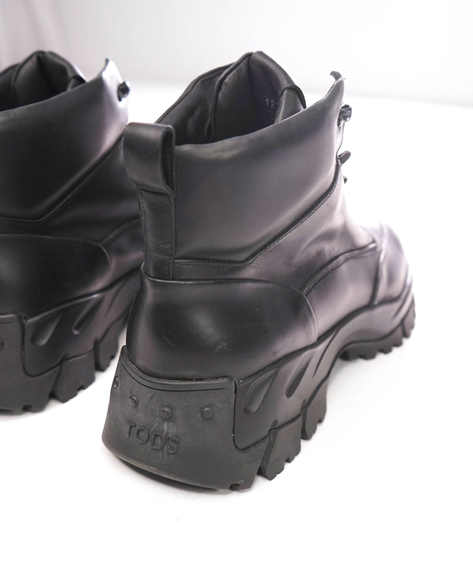 $975 TOD'S - Black Leather Ankle Boots - US 13.5 (12.5UK)