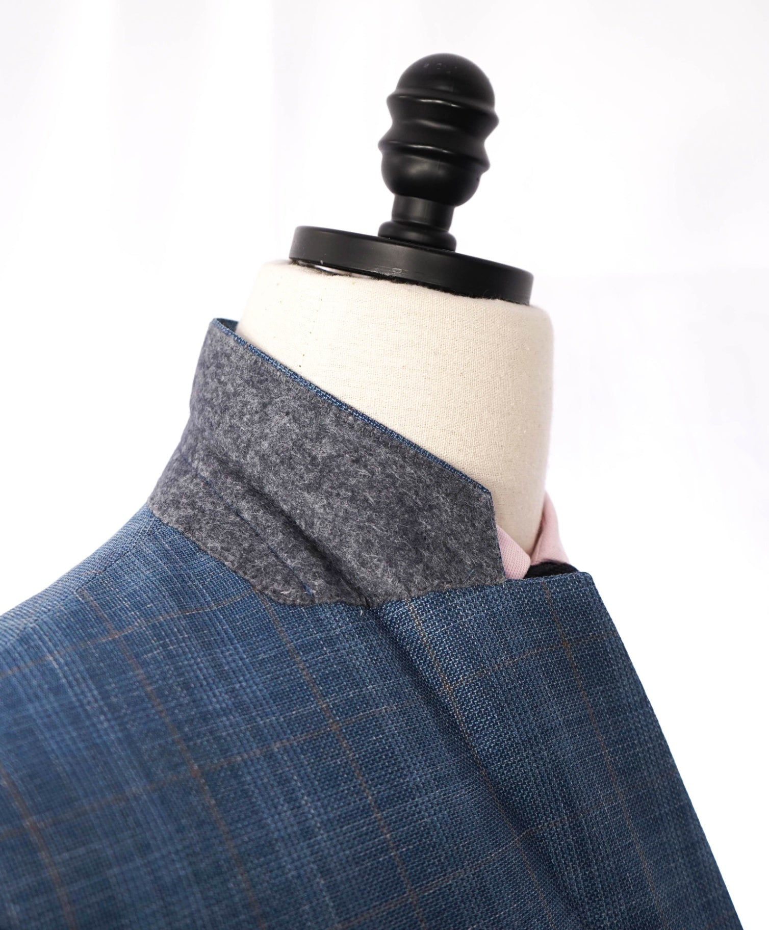 $2,295 GIORGIO ARMANI - Blue Plaid Wool/Silk/Linen "SOFT" Blazer - 44R