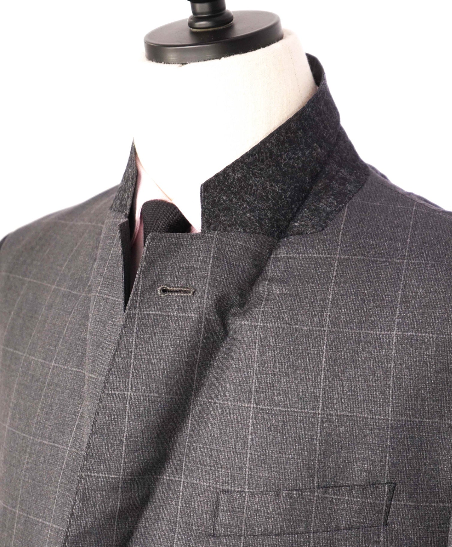 $3,095 GIORGIO ARMANI - Gray Plaid Super 160's Wool Suit - 48R