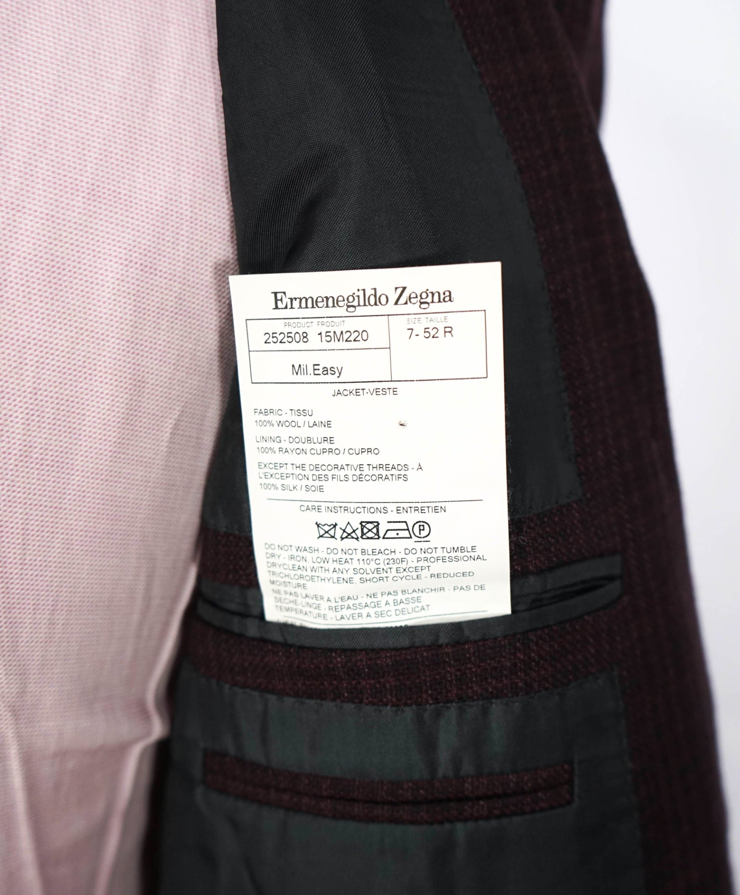 $3,290 ZEGNA - Burgundy Crosshatch "TROFEO LIGHT" Wool Blazer - 42R