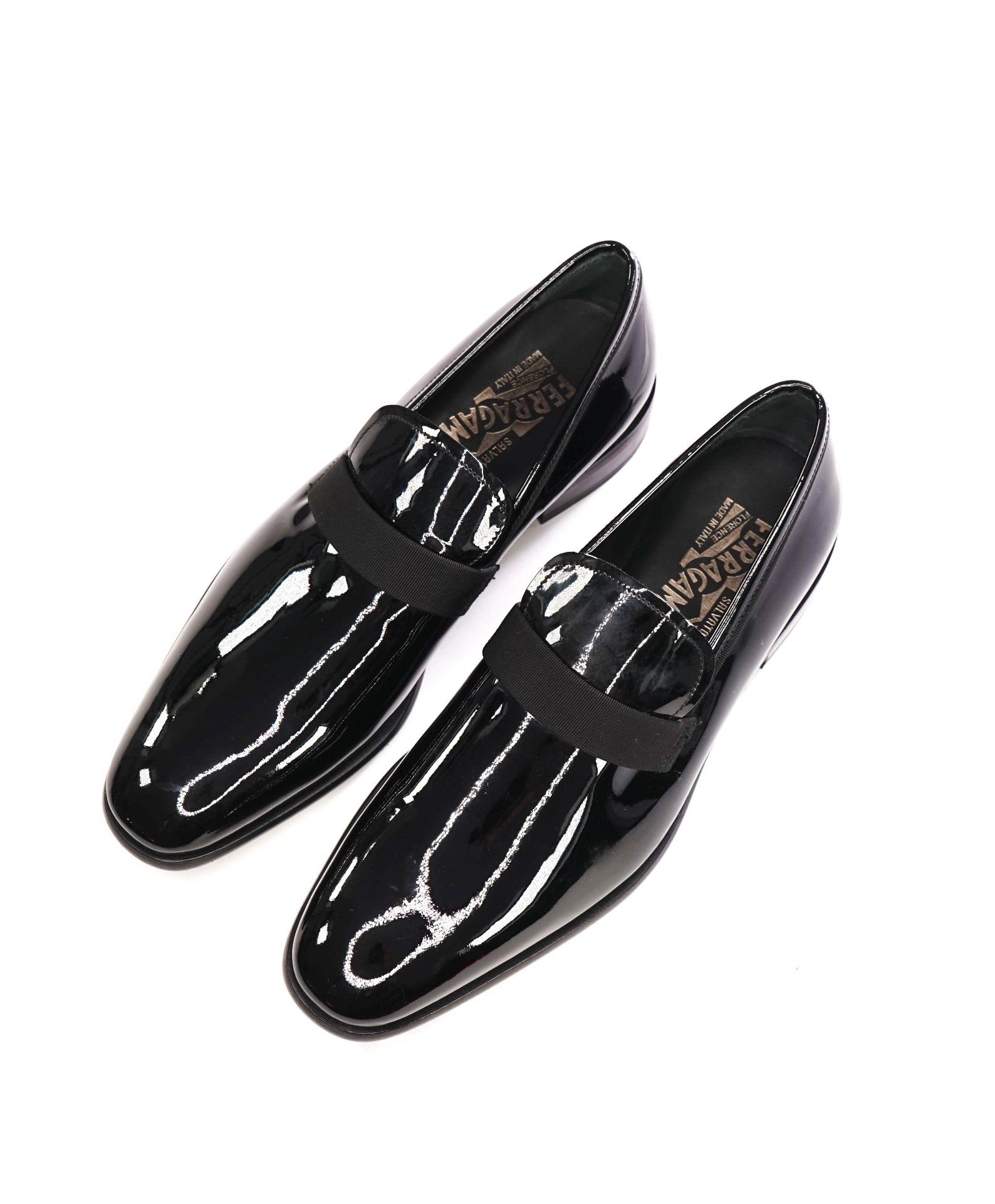 $695 FERRAGAMO - Black Patent Leather Loafers - 7 D
