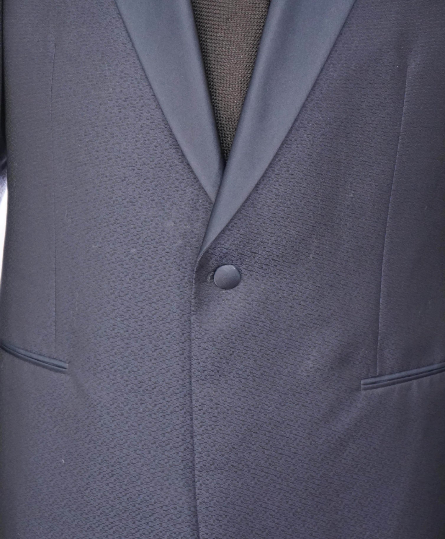$1,995 ARMANI COLLEZIONI - "G Line" Navy Dinner Jacket Blazer - 42R